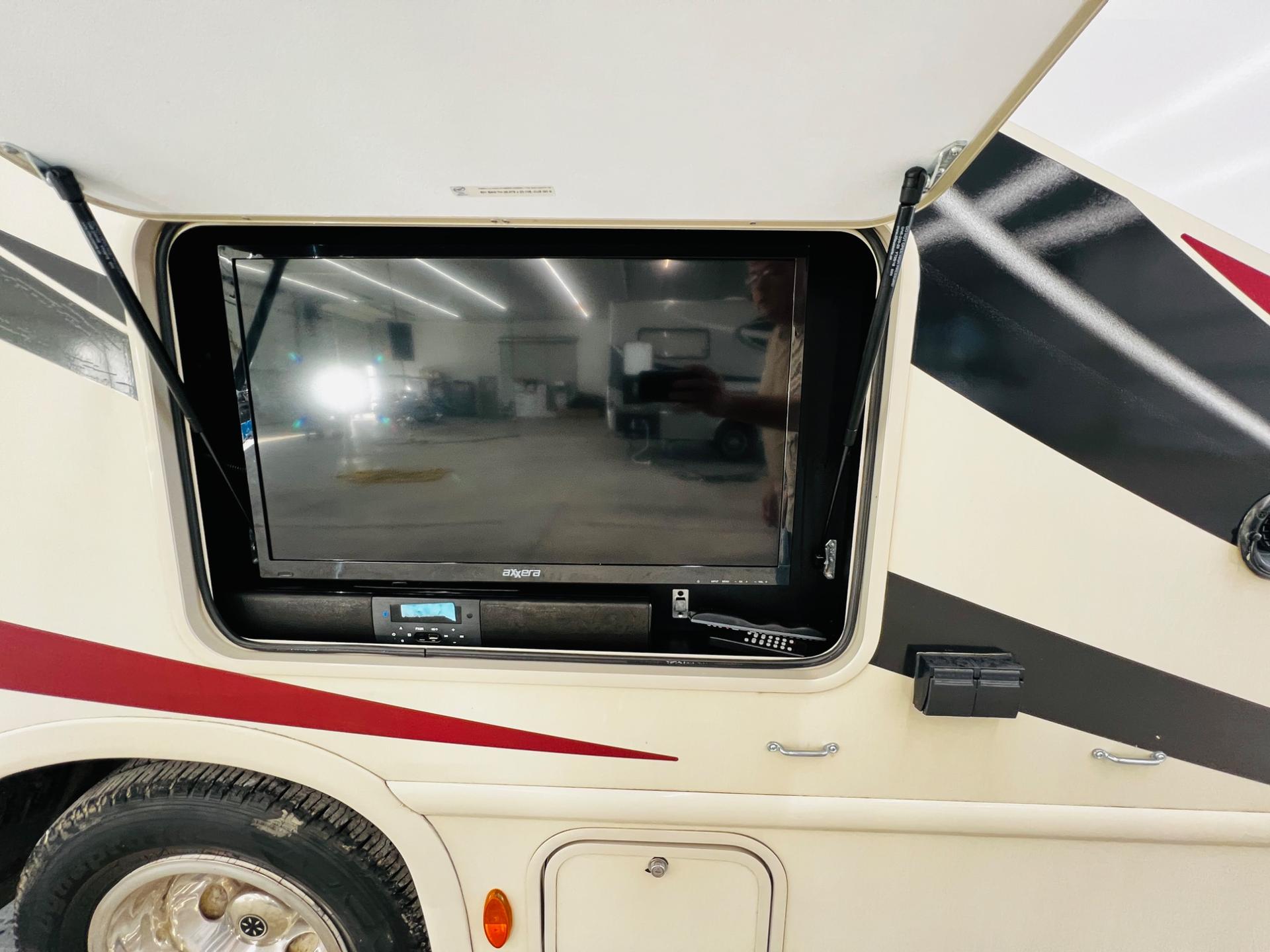 2019 Thor Motor Coach 2019 Thor Motor Coach Outlaw - thumbnail 11