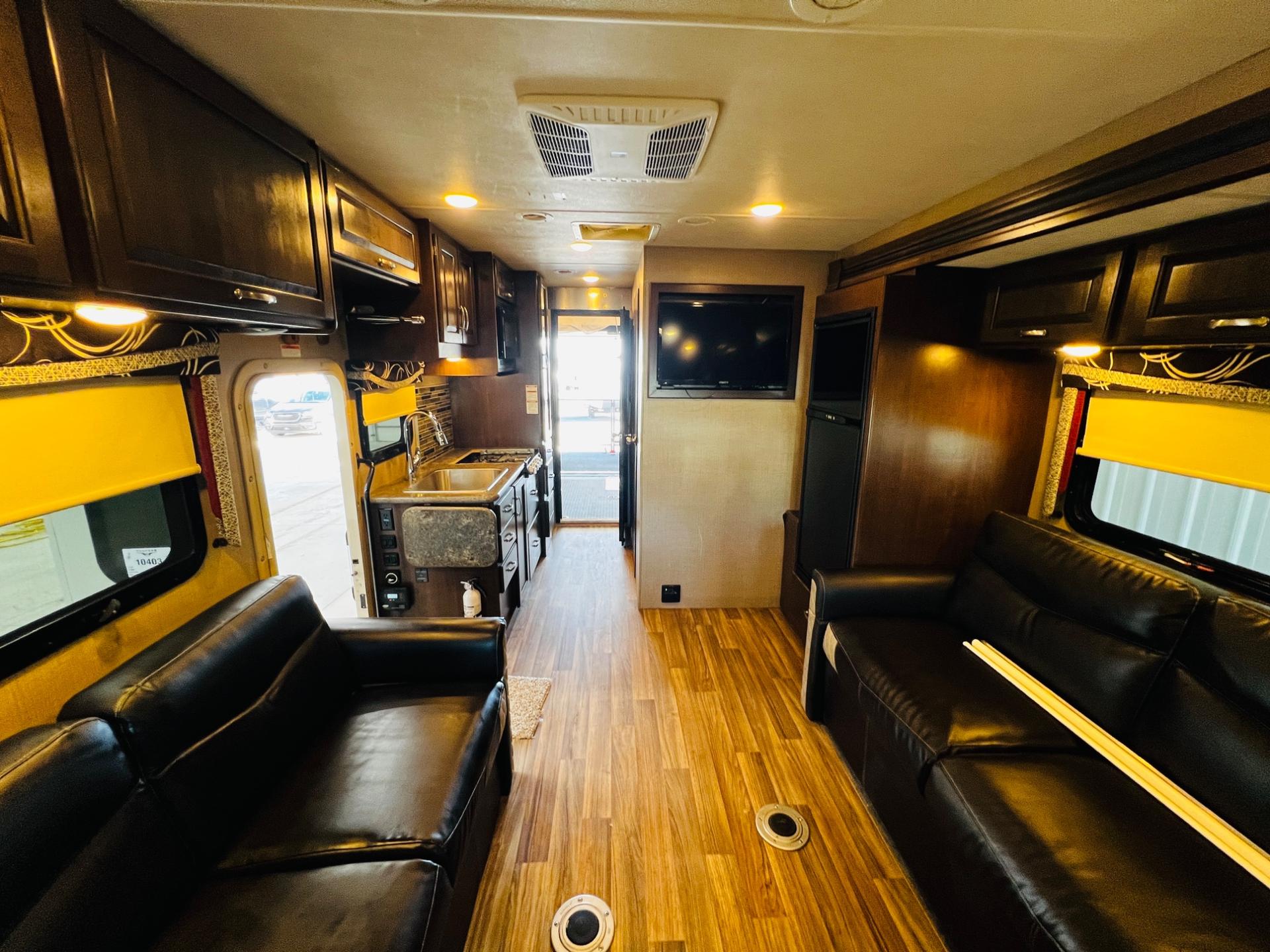 2019 Thor Motor Coach 2019 Thor Motor Coach Outlaw - thumbnail 25
