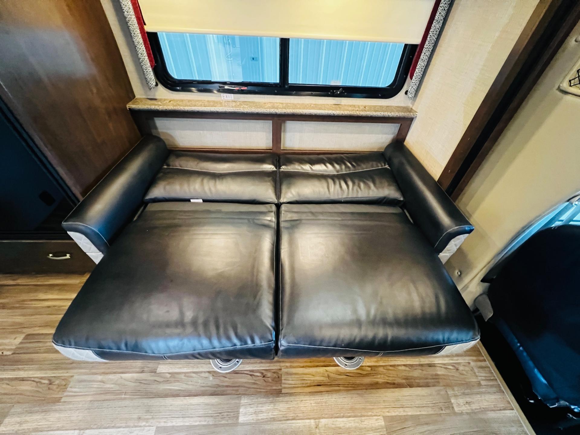 2019 Thor Motor Coach 2019 Thor Motor Coach Outlaw - thumbnail 34