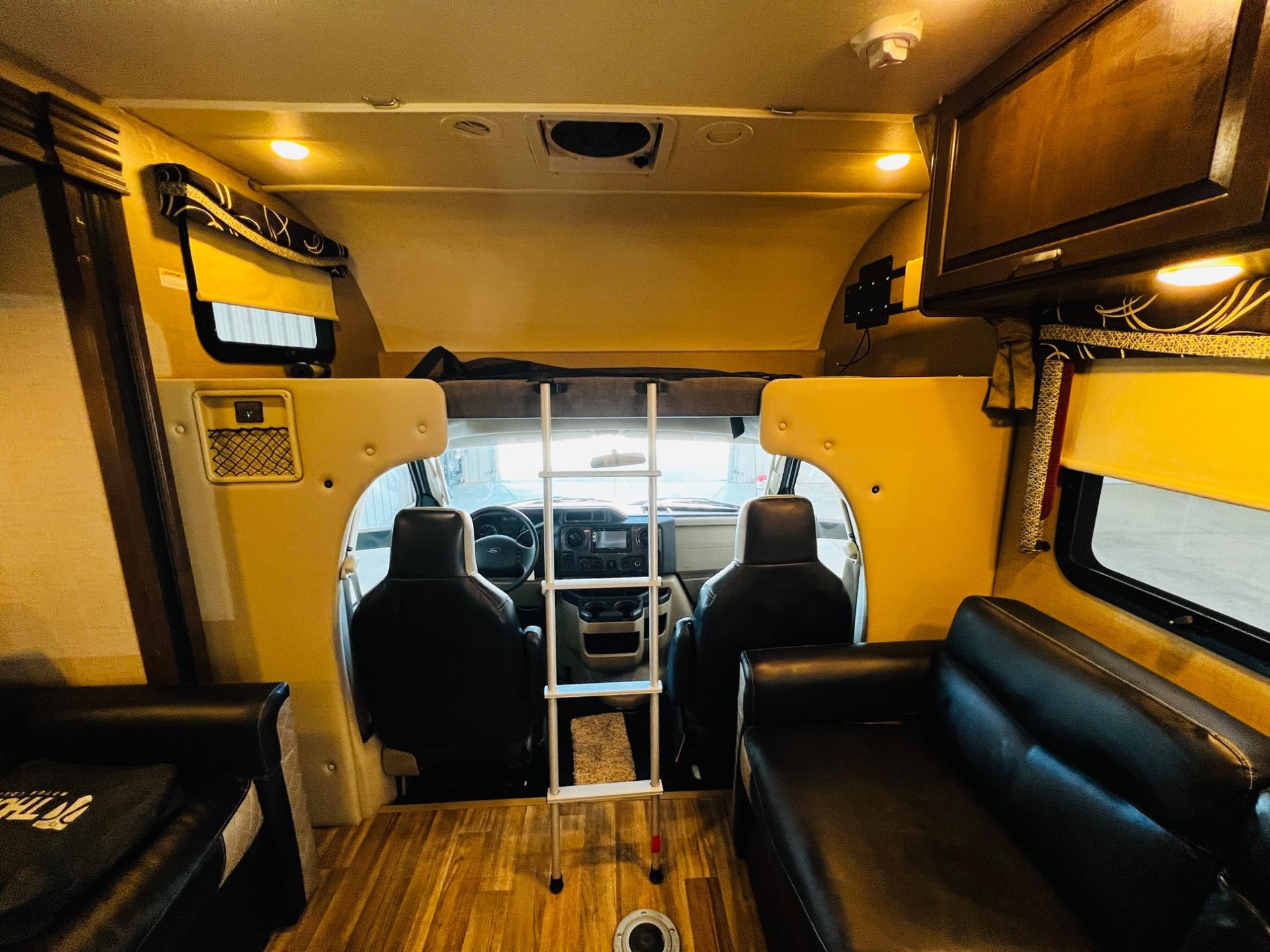 2019 Thor Motor Coach 2019 Thor Motor Coach Outlaw - thumbnail 38