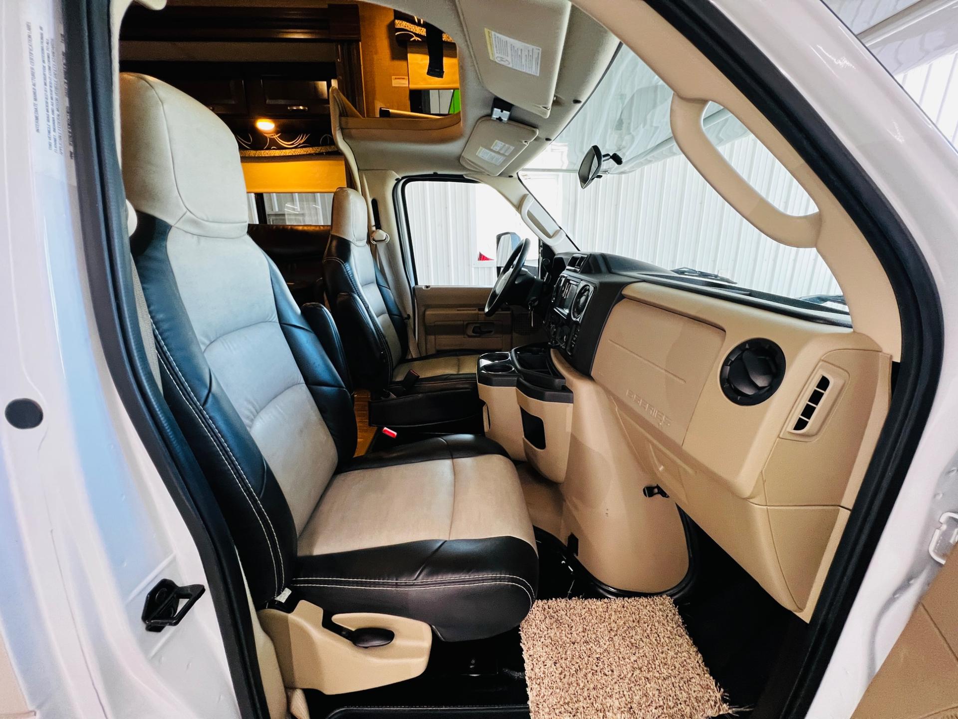 2019 Thor Motor Coach 2019 Thor Motor Coach Outlaw - thumbnail 44