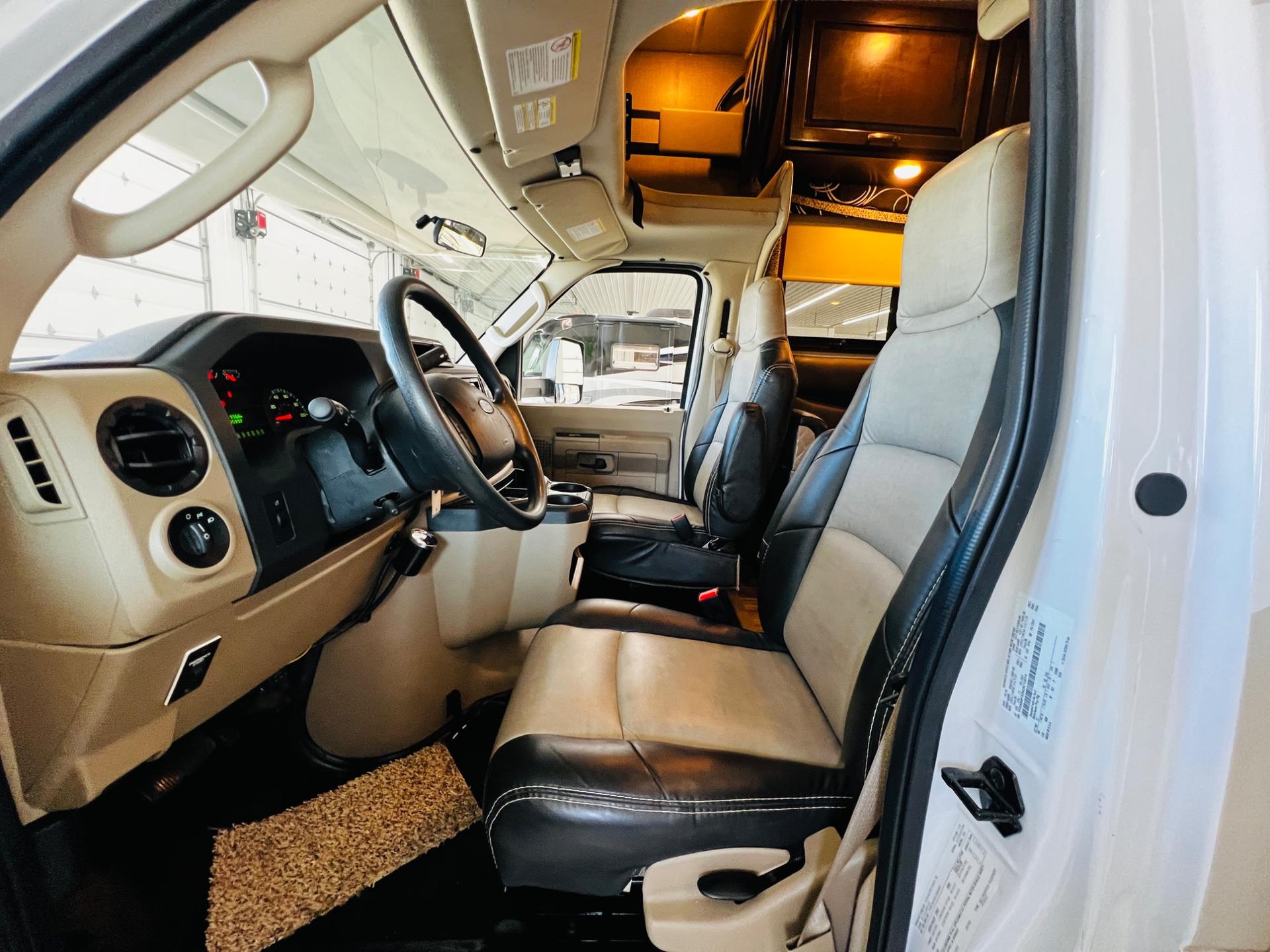 2019 Thor Motor Coach 2019 Thor Motor Coach Outlaw - thumbnail 49