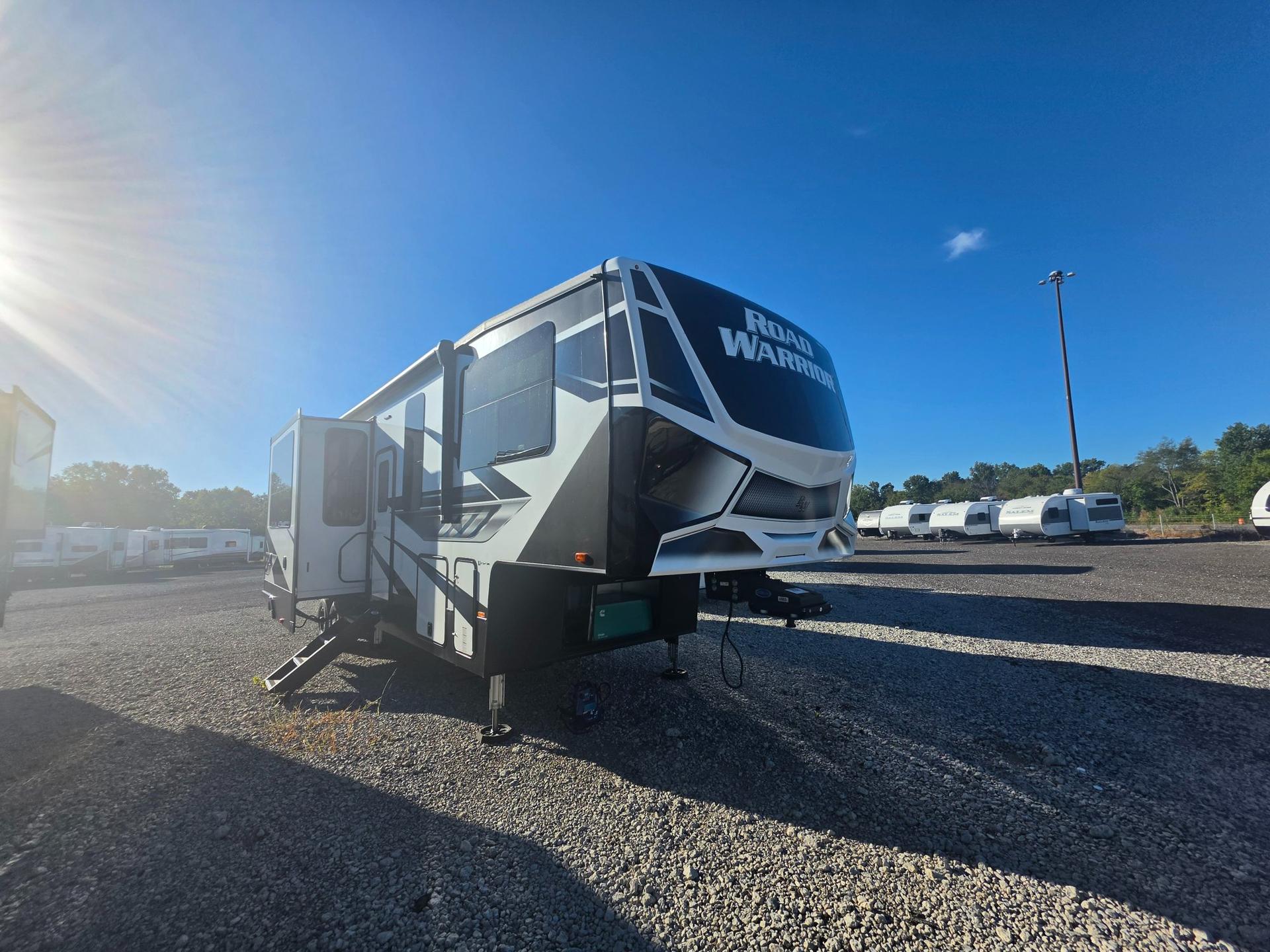 2023 Heartland Road Warrior 375
