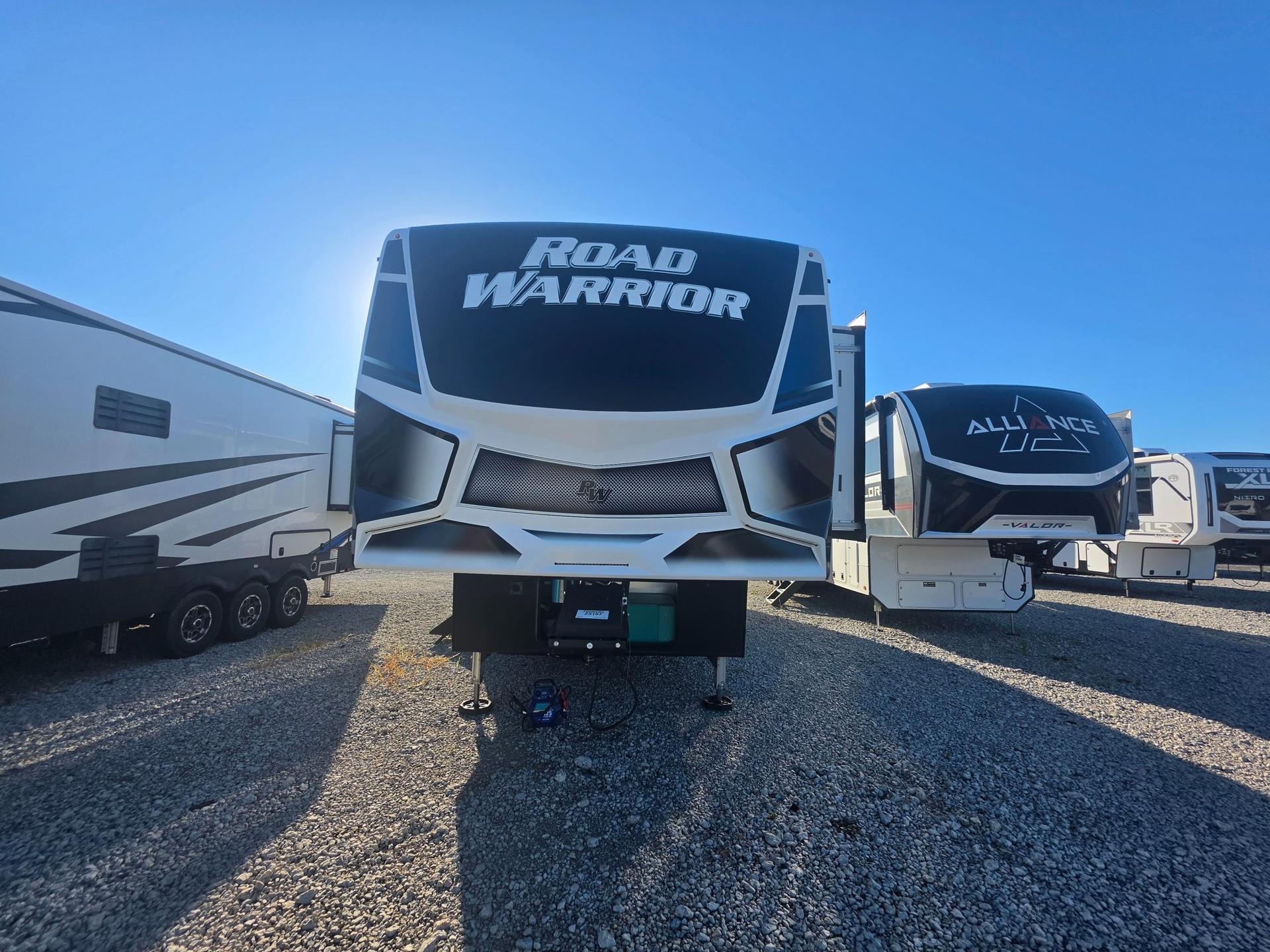 2023 Heartland 2023 Heartland Road Warrior - thumbnail 3