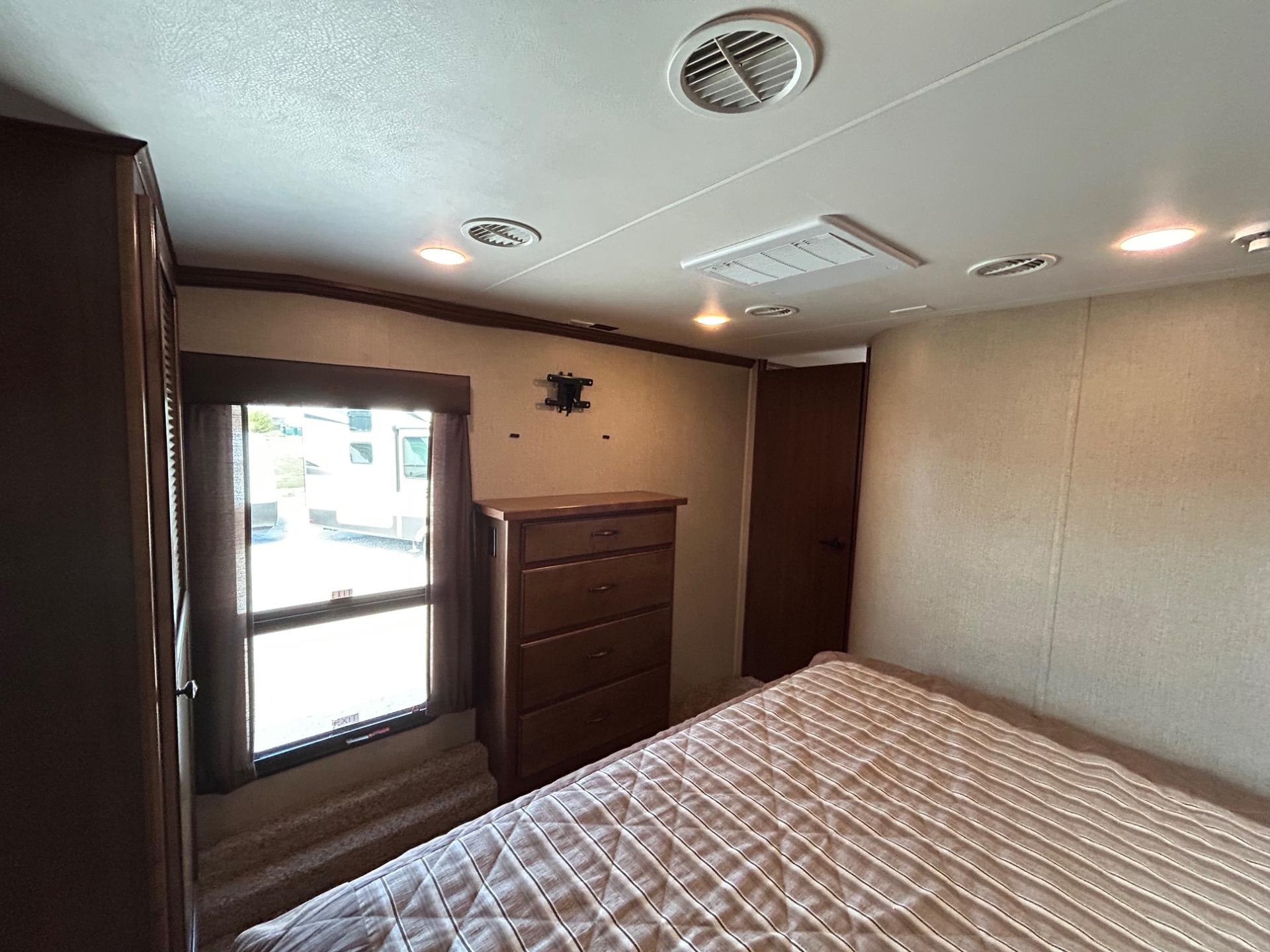 2015 Heartland 2015 Heartland Bighorn - thumbnail 47