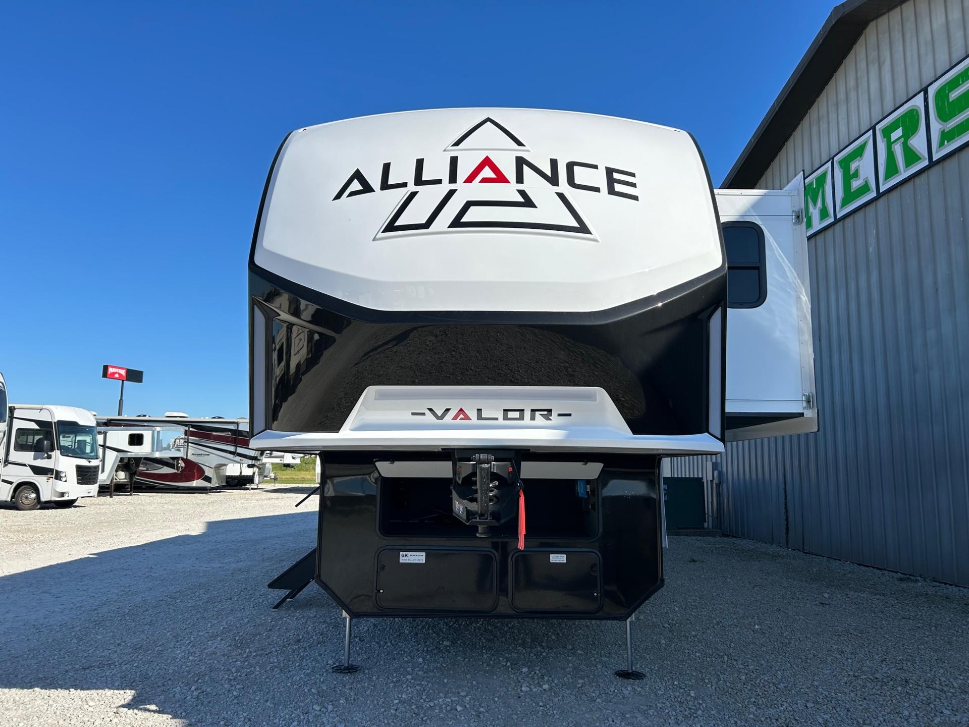 2027 Alliance RV 2027 Alliance RV Valor - thumbnail 3