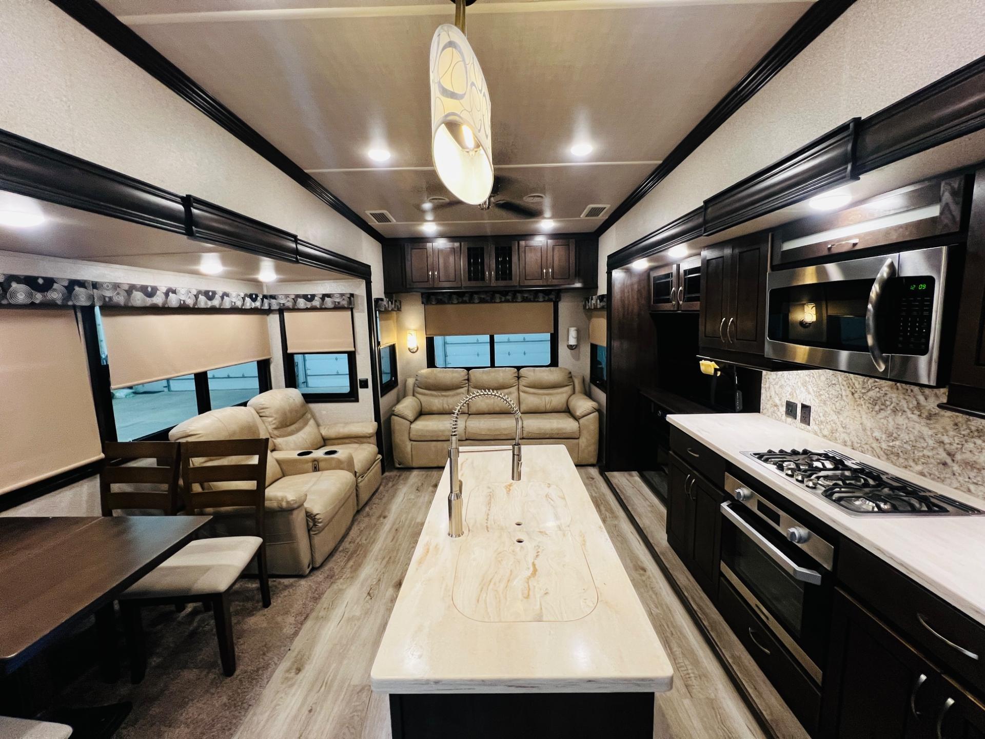 2020 Forest River 2020 Forest River Cedar Creek SILVERBACK - thumbnail 14