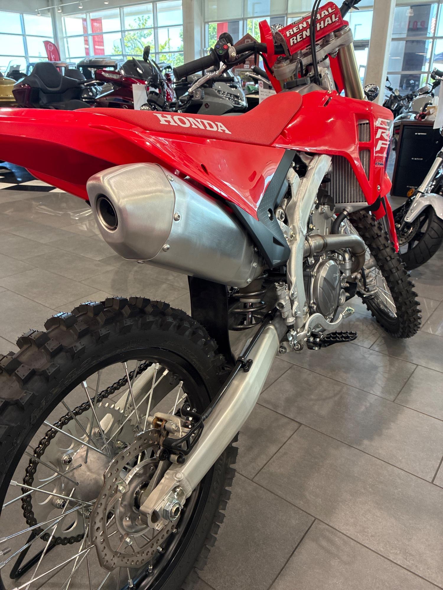 2026 Honda 2026 Honda CRF250R - thumbnail 2