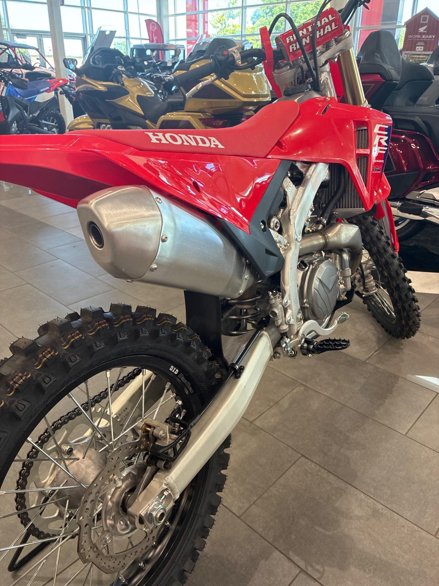 2026 Honda 2026 Honda CRF450R - thumbnail 2