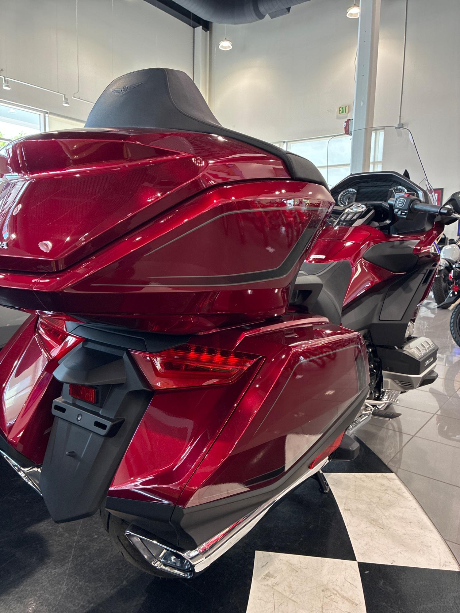 2026 Honda 2026 Honda Gold Wing Tour - thumbnail 2