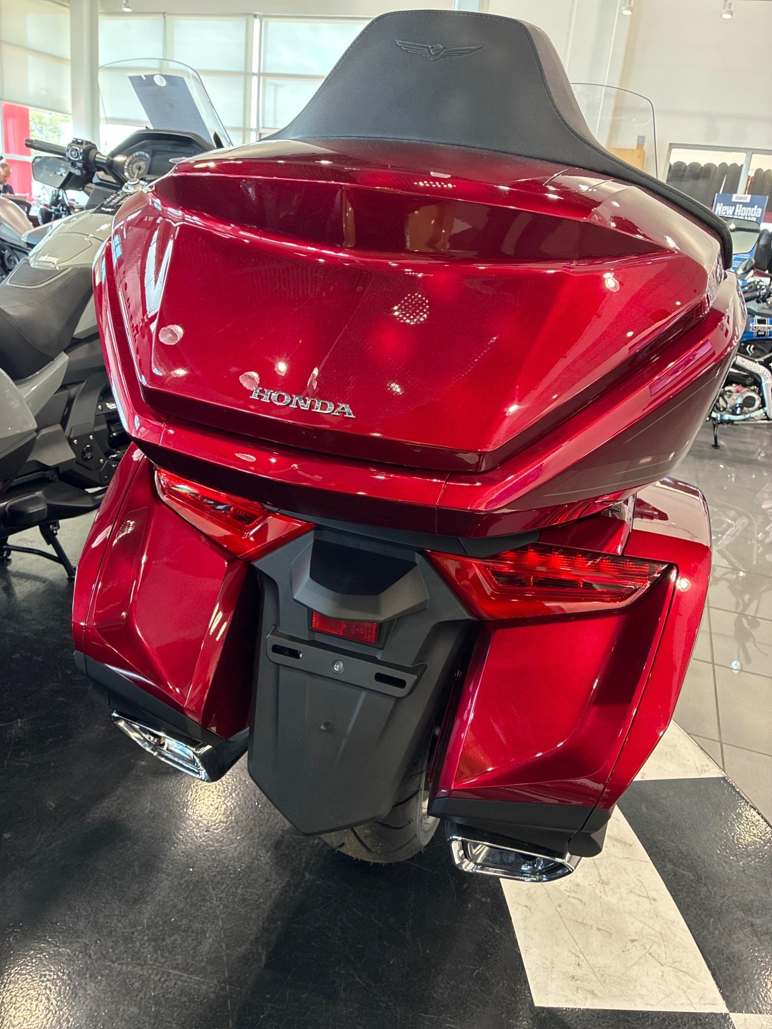 2026 Honda 2026 Honda Gold Wing Tour - thumbnail 3