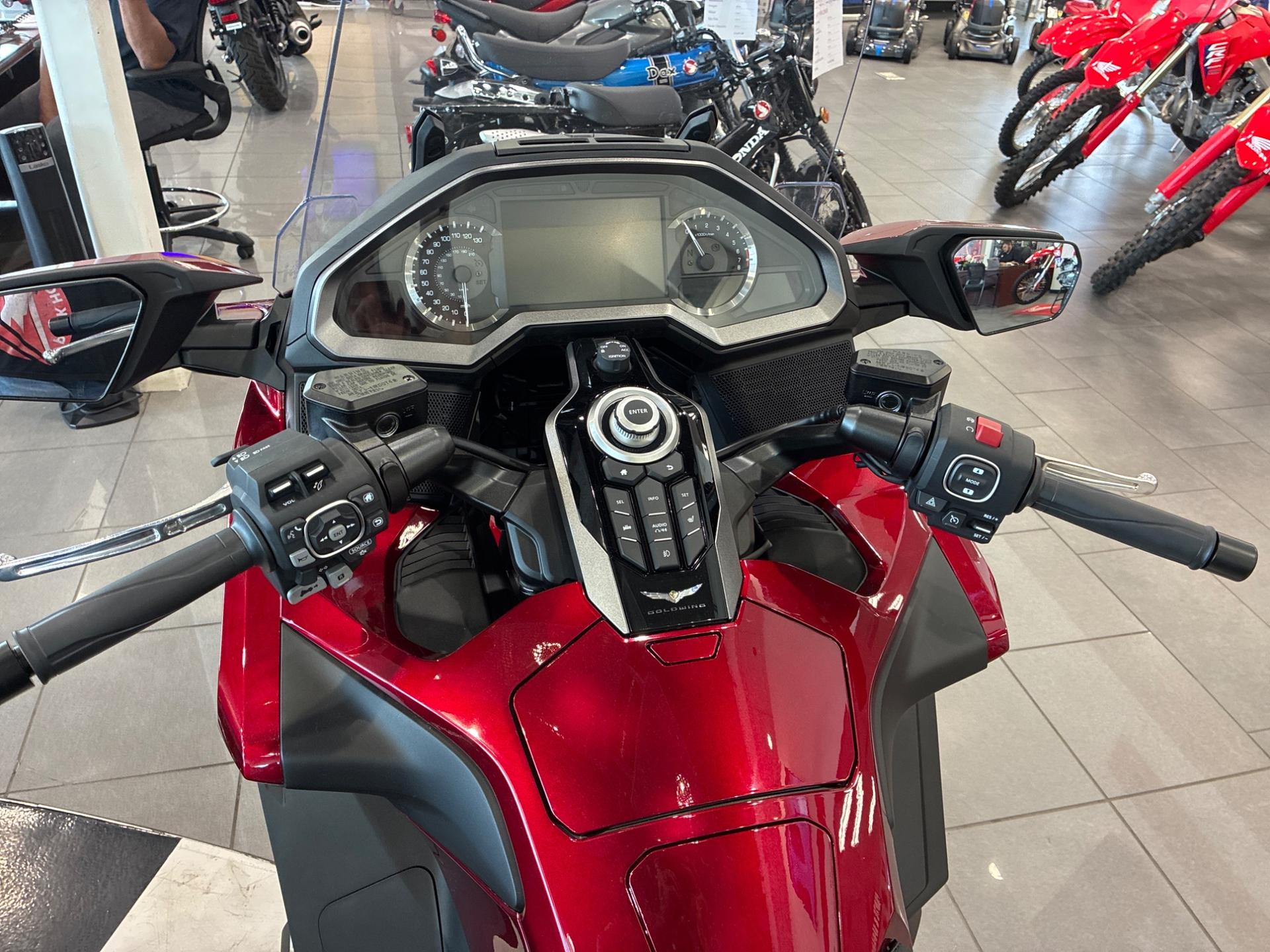 2026 Honda 2026 Honda Gold Wing Tour - thumbnail 9