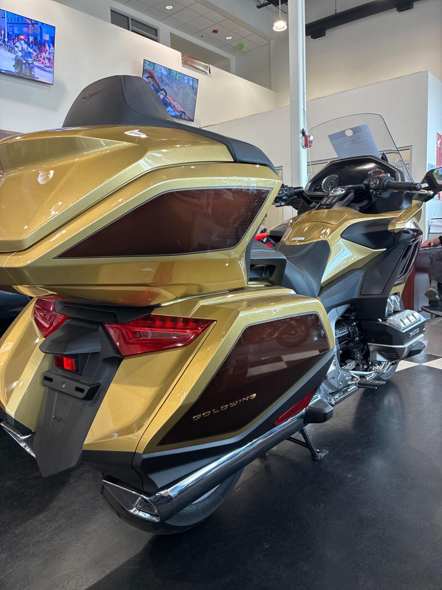 2025 Honda 2025 Honda Gold Wing - thumbnail 2