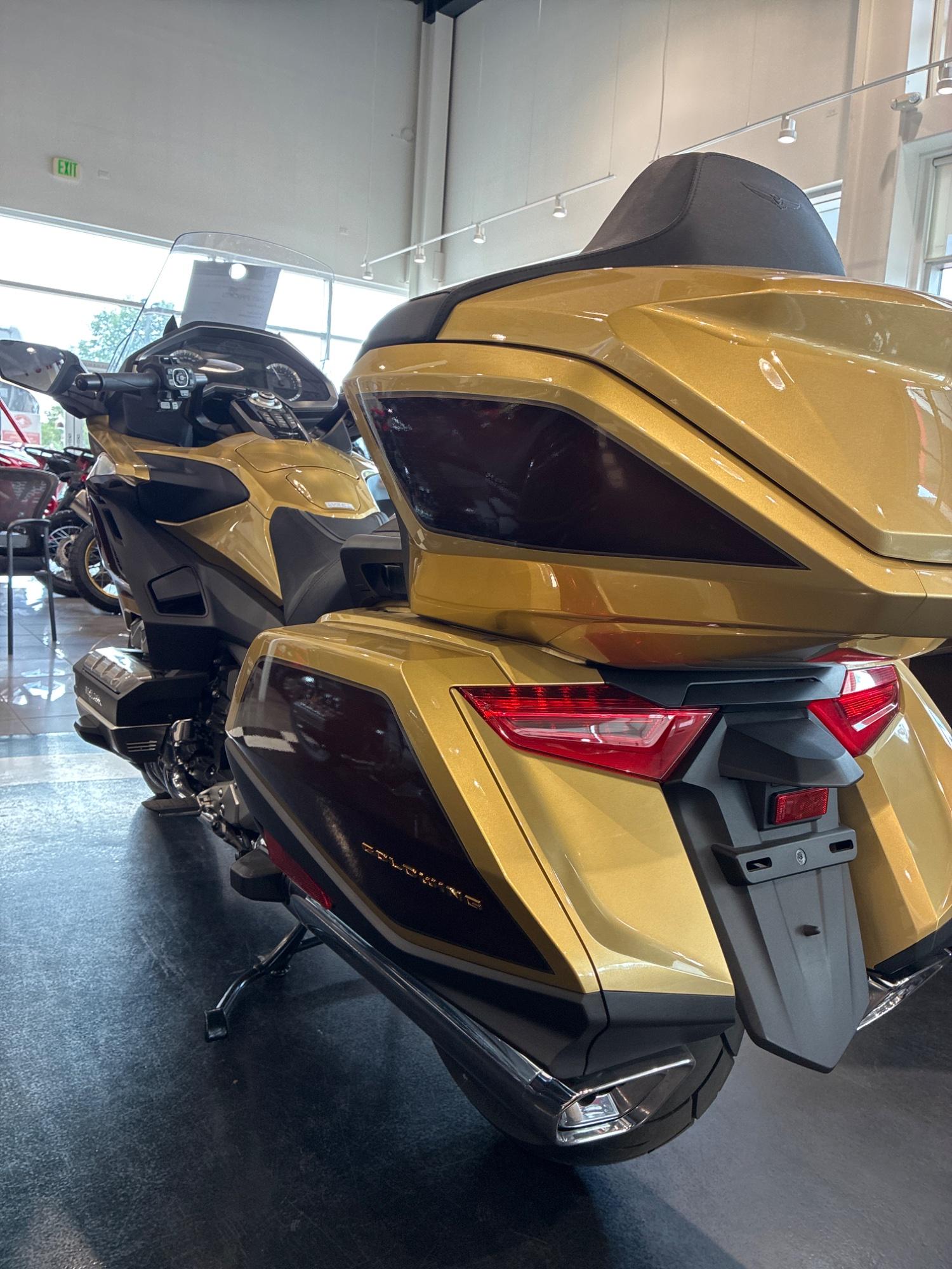 2025 Honda 2025 Honda Gold Wing - thumbnail 4