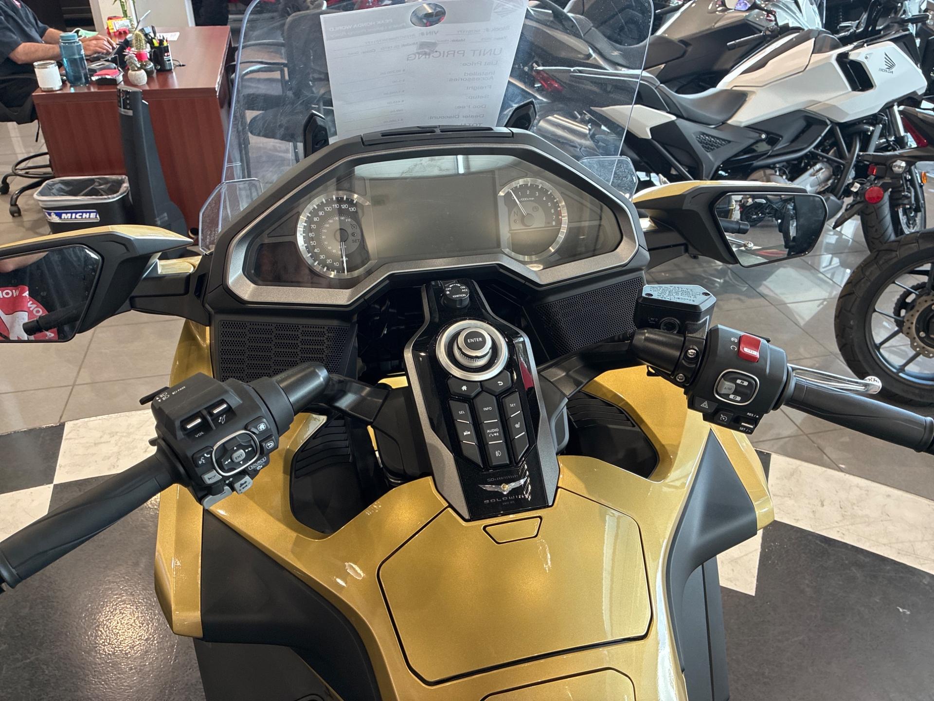 2025 Honda 2025 Honda Gold Wing - thumbnail 9