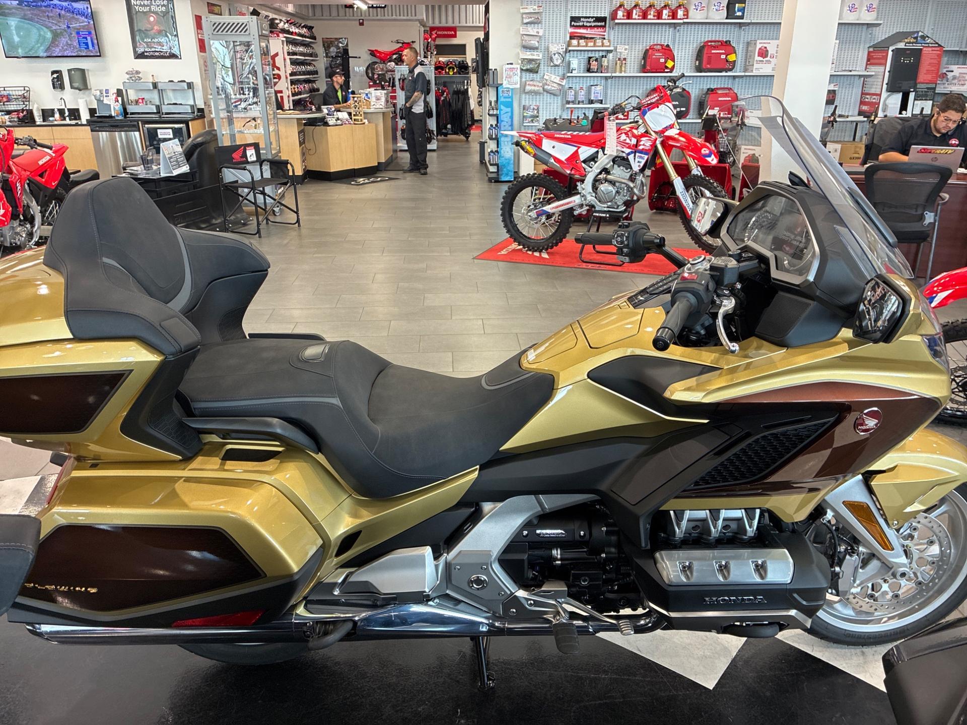 2025 Honda 2025 Honda Gold Wing - thumbnail 5