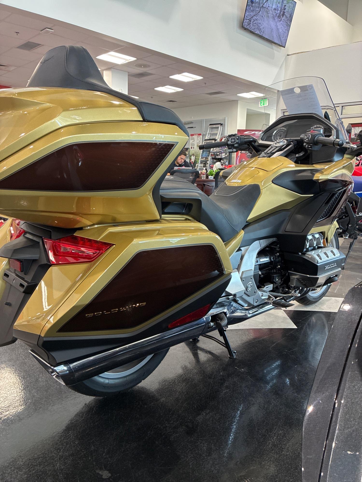 2025 Honda 2025 Honda Gold Wing - thumbnail 6