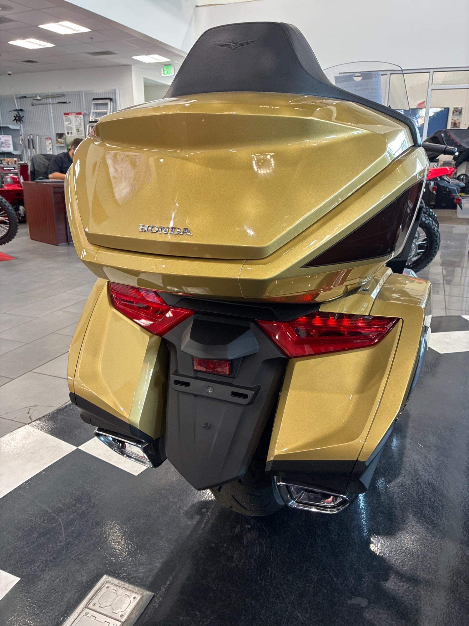 2025 Honda 2025 Honda Gold Wing - thumbnail 7