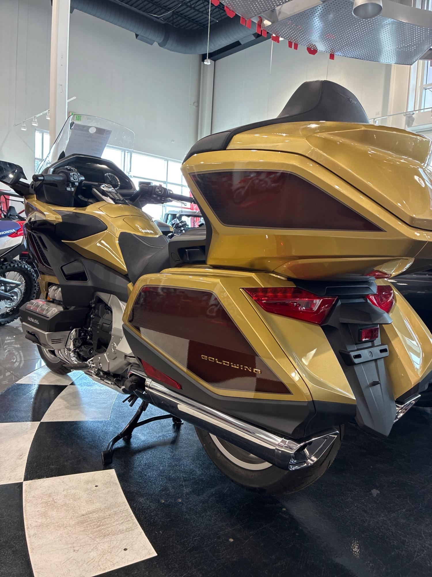 2025 Honda 2025 Honda Gold Wing - thumbnail 8