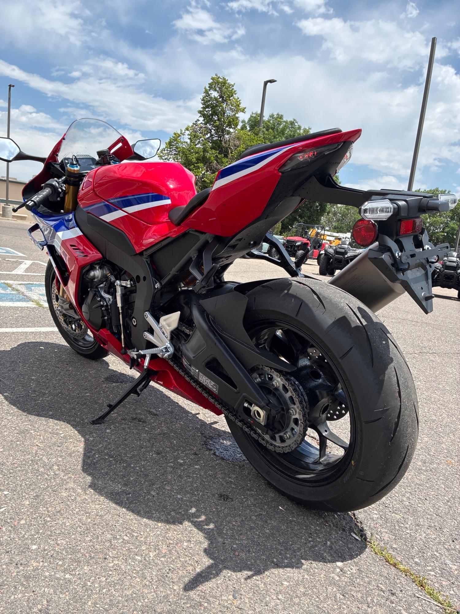 2026 Honda 2026 Honda CBR1000RR-R Fireblade SP - thumbnail 4