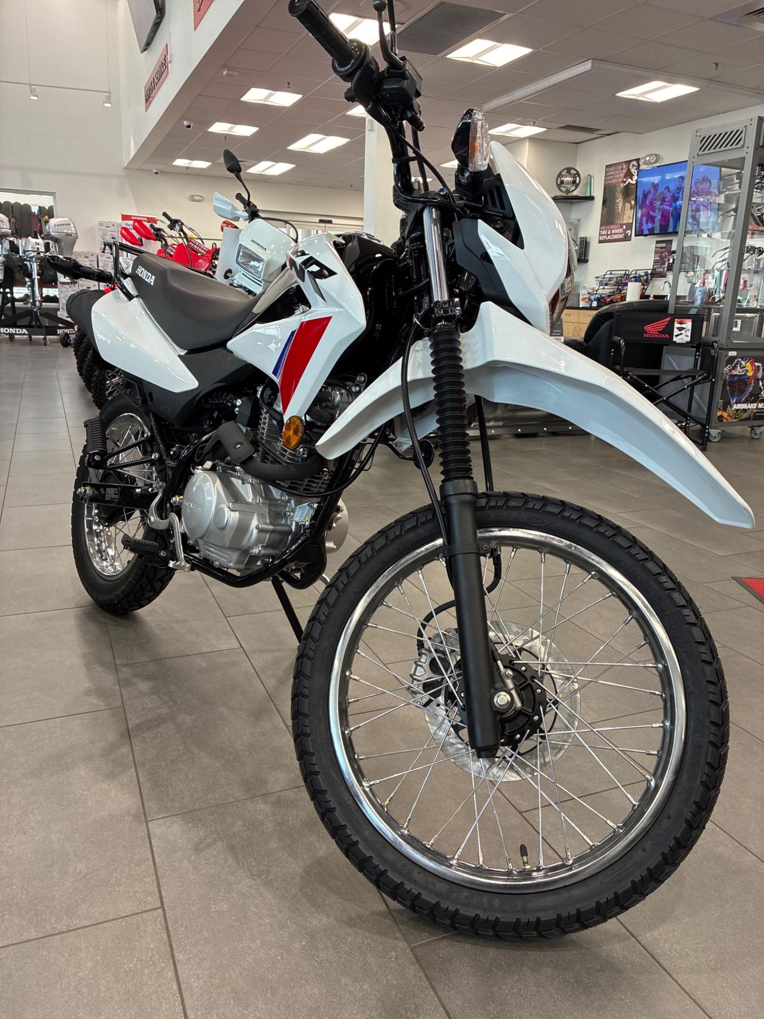 2026 Honda 2026 Honda XR150L - thumbnail 2