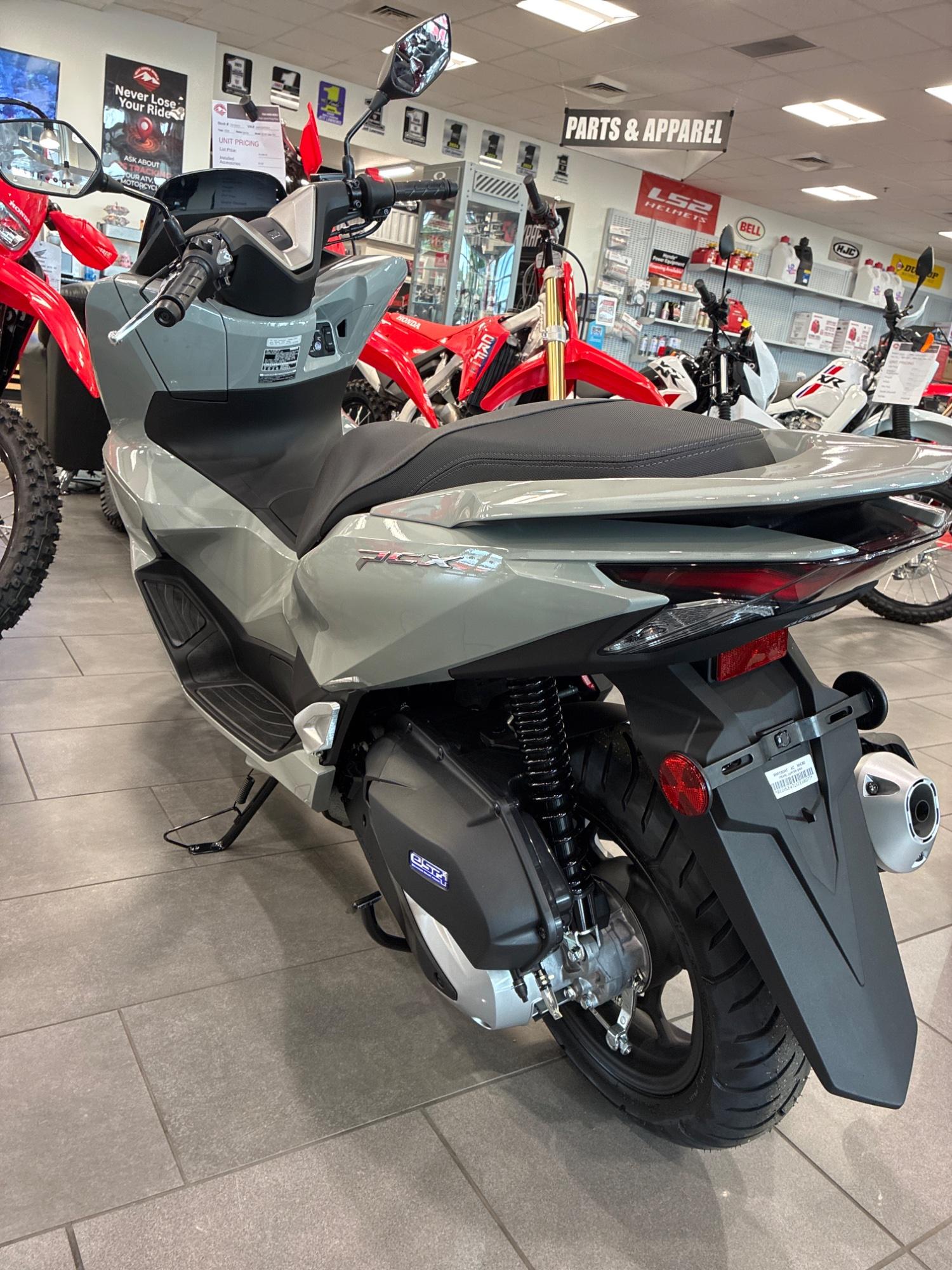 2026 Honda 2026 Honda PCX160AT - thumbnail 6