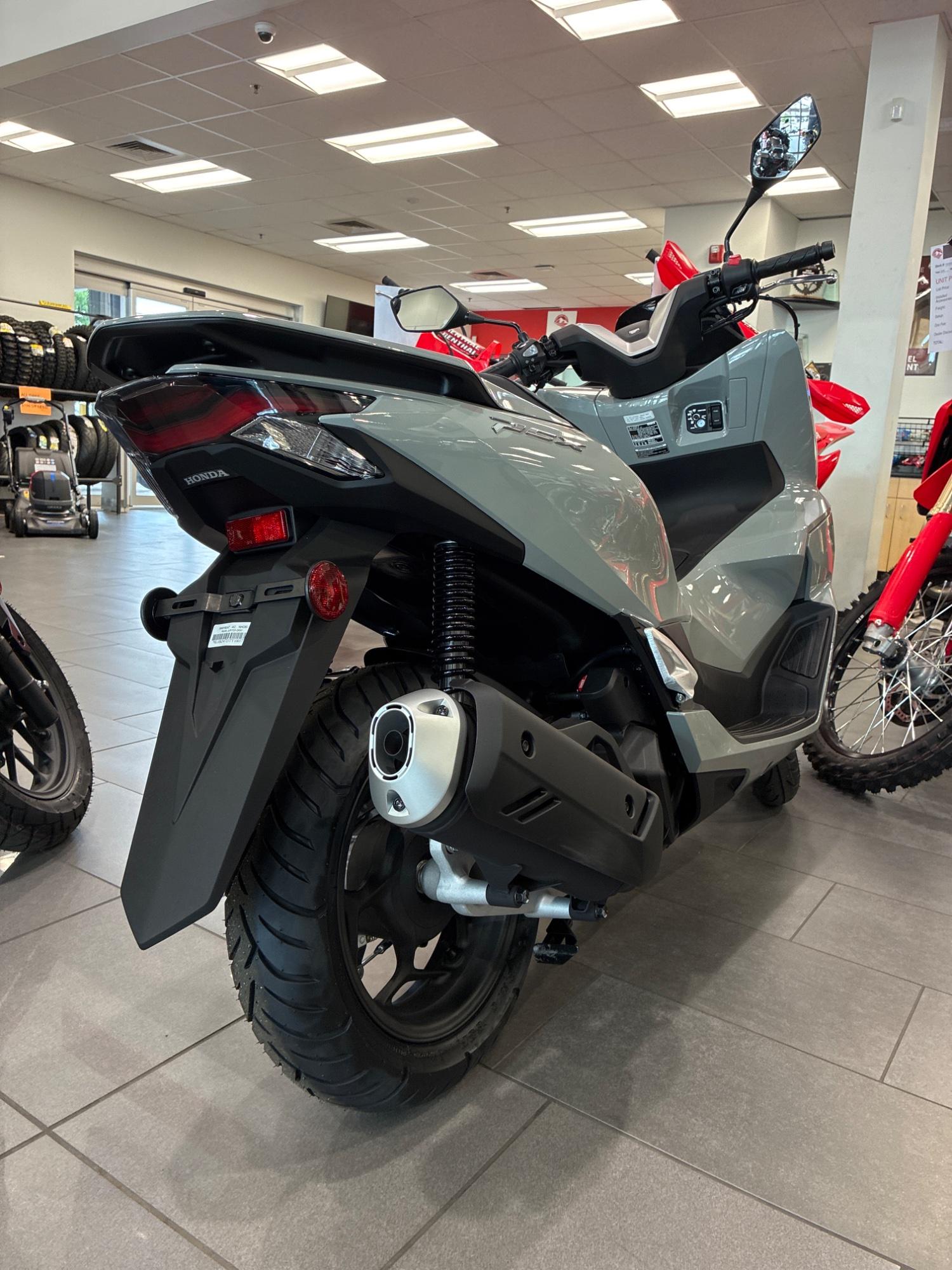 2026 Honda 2026 Honda PCX160AT - thumbnail 8