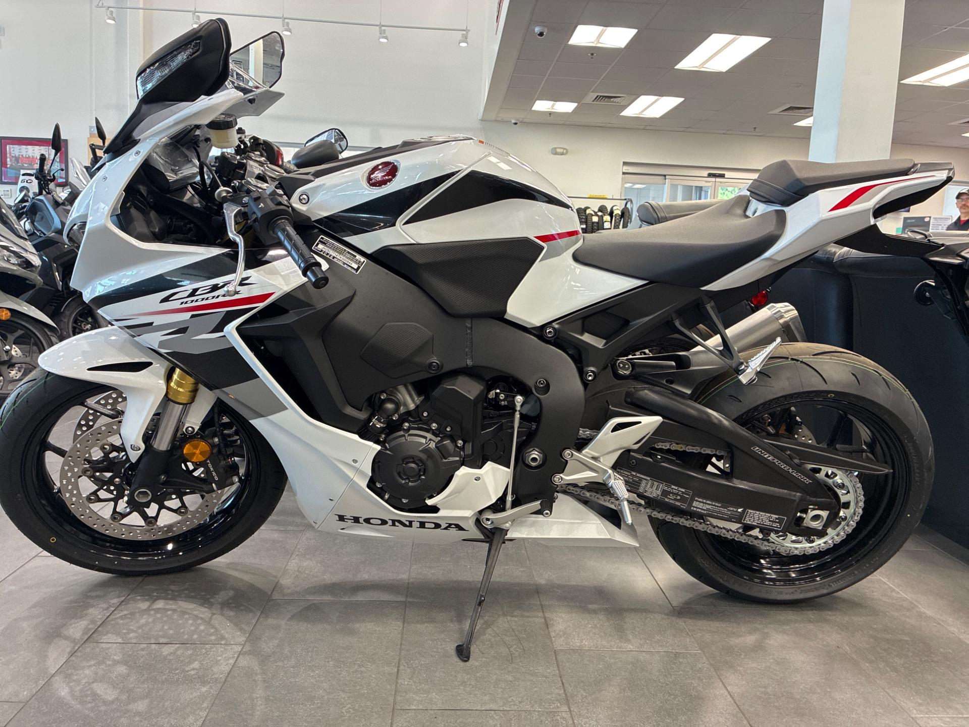 2026 Honda CBR1000RR-R Fireblade CBR10RRT
