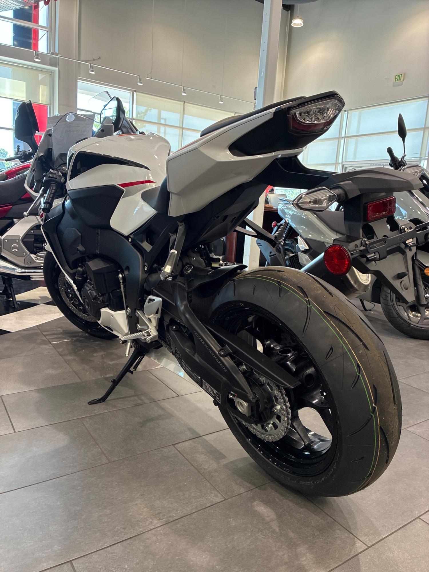 2026 Honda 2026 Honda CBR1000RR - thumbnail 8