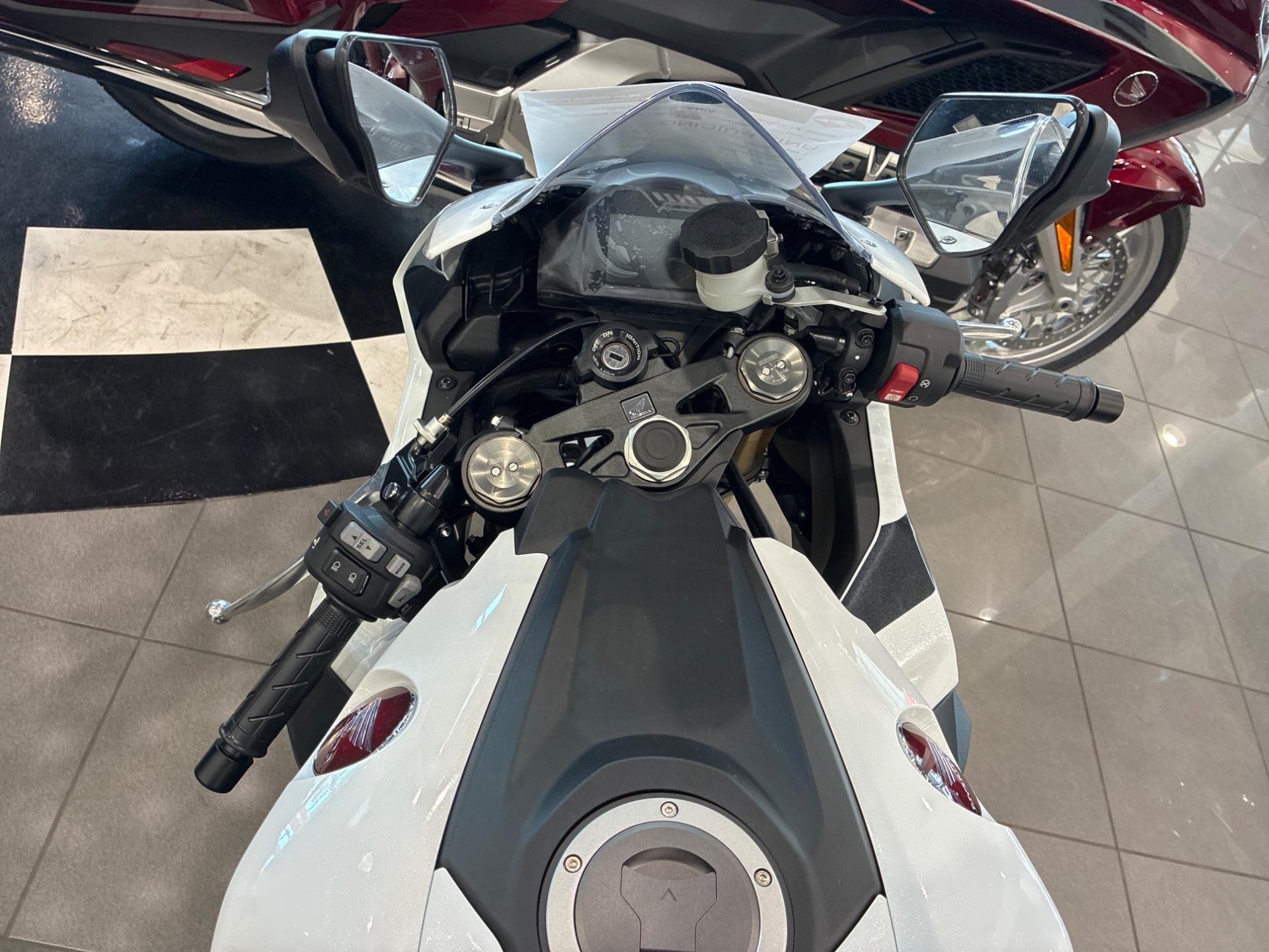 2026 Honda 2026 Honda CBR1000RR - thumbnail 9