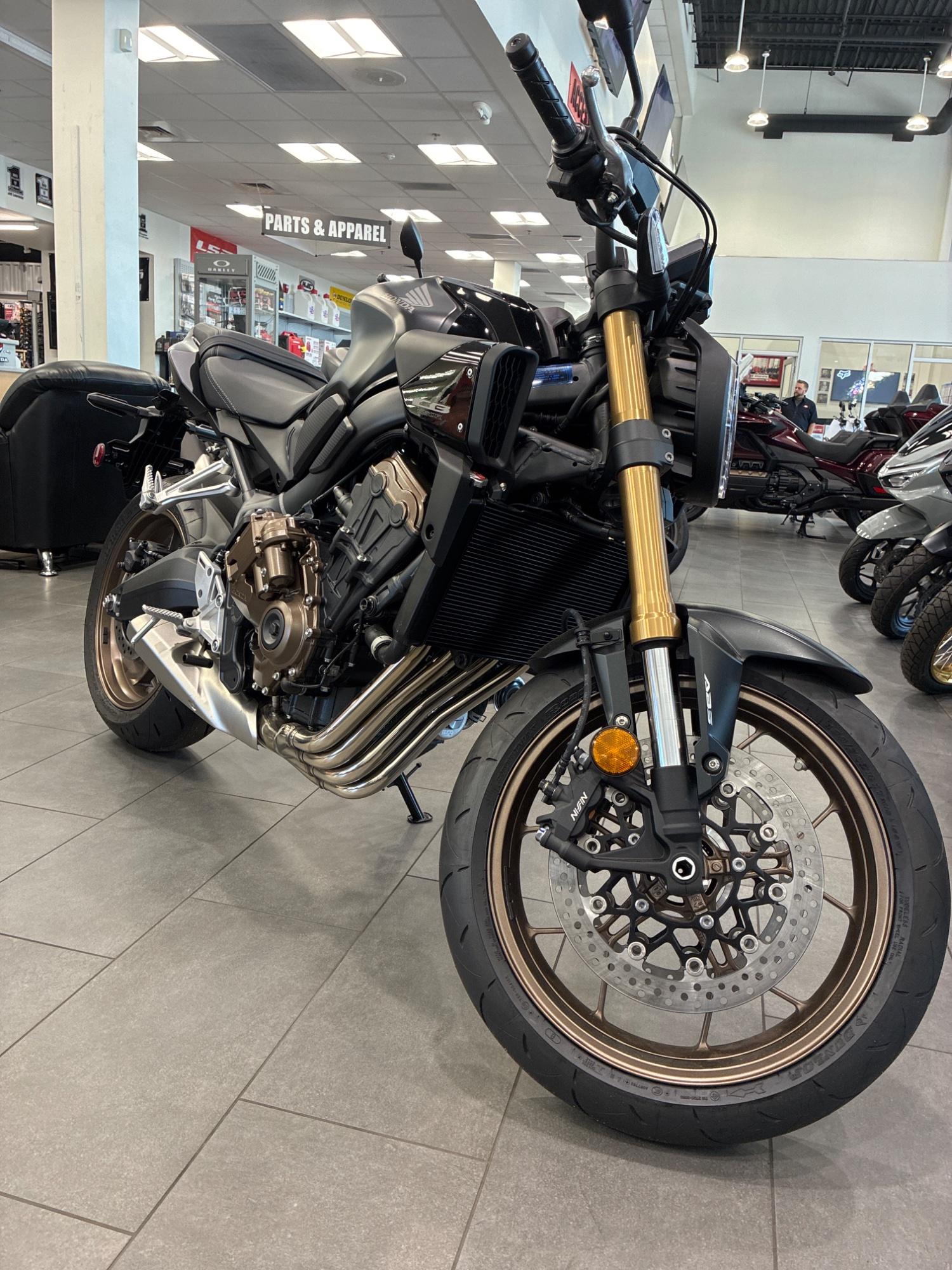 2026 Honda 2026 Honda CB650R - thumbnail 2