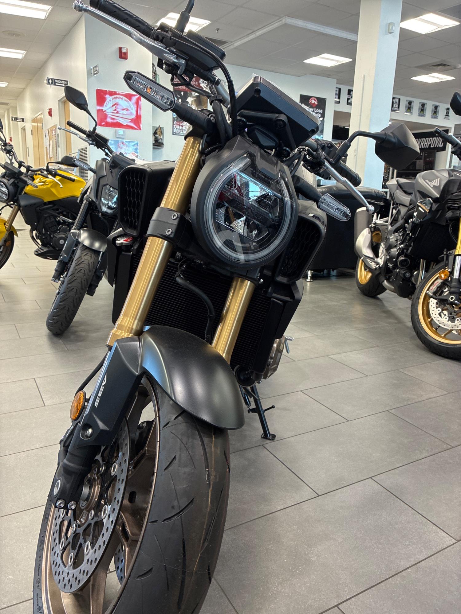 2026 Honda 2026 Honda CB650R - thumbnail 3
