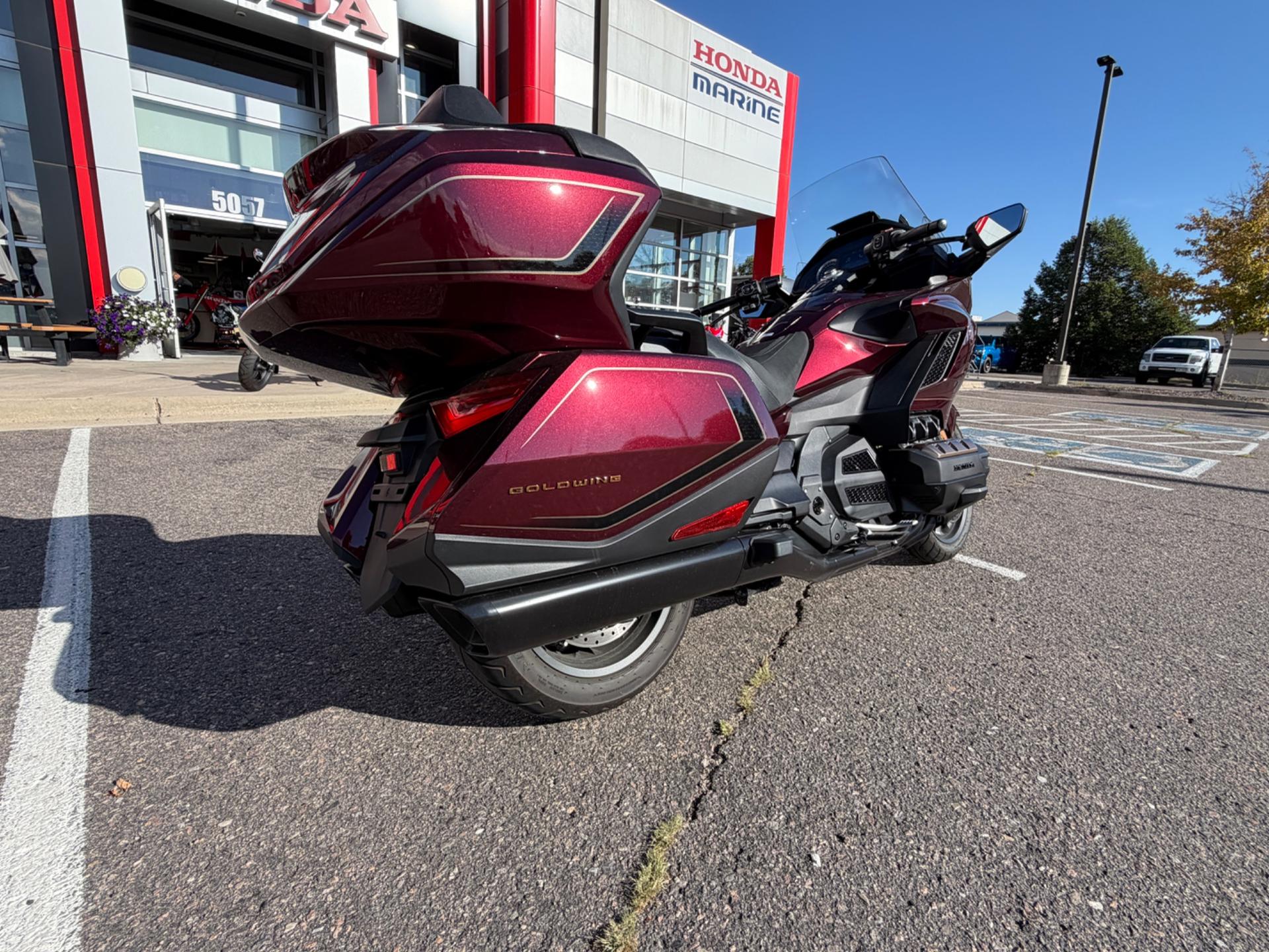 2025 Honda 2025 Honda Gold Wing Tour - thumbnail 2