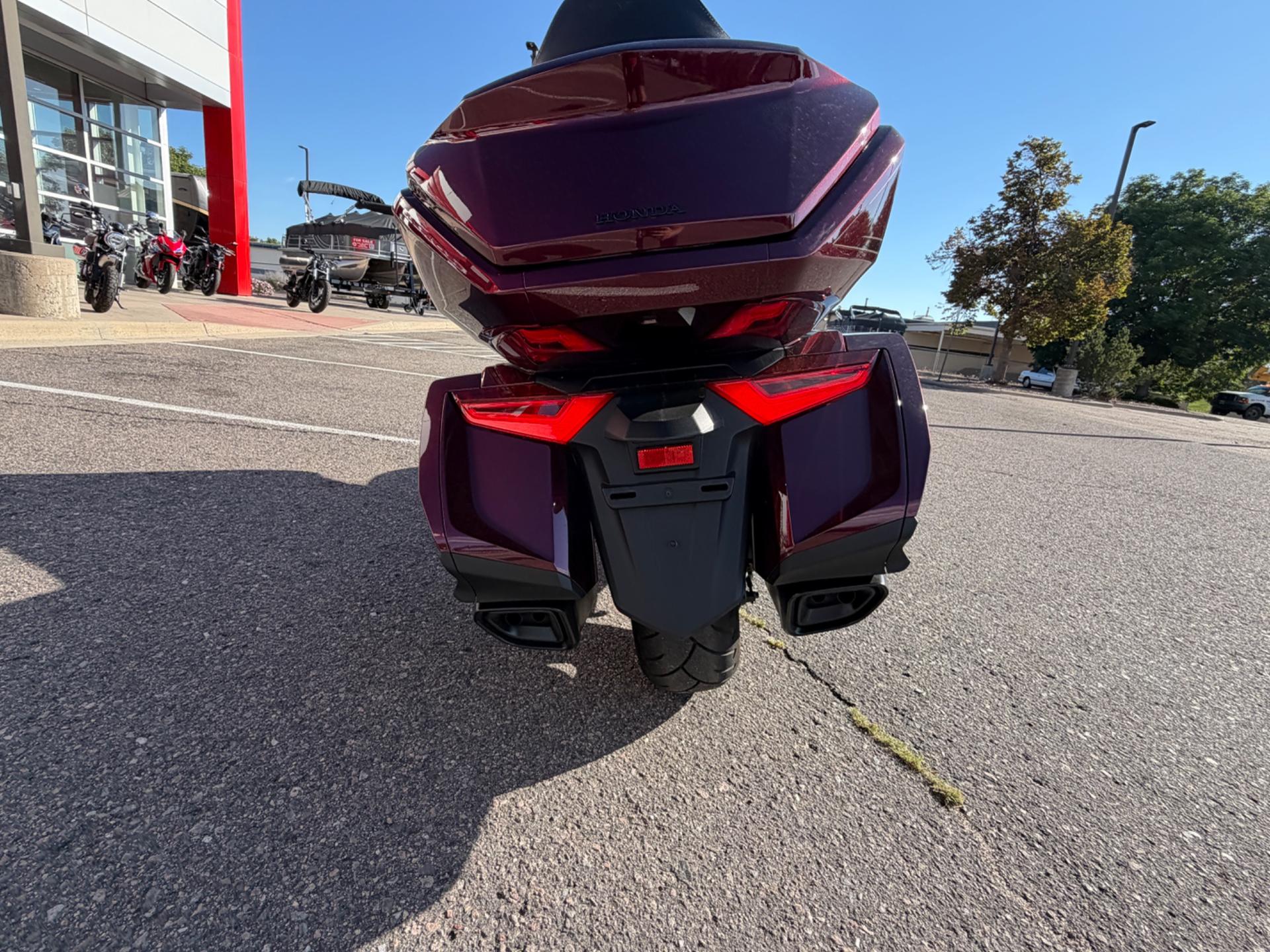 2025 Honda 2025 Honda Gold Wing Tour - thumbnail 3