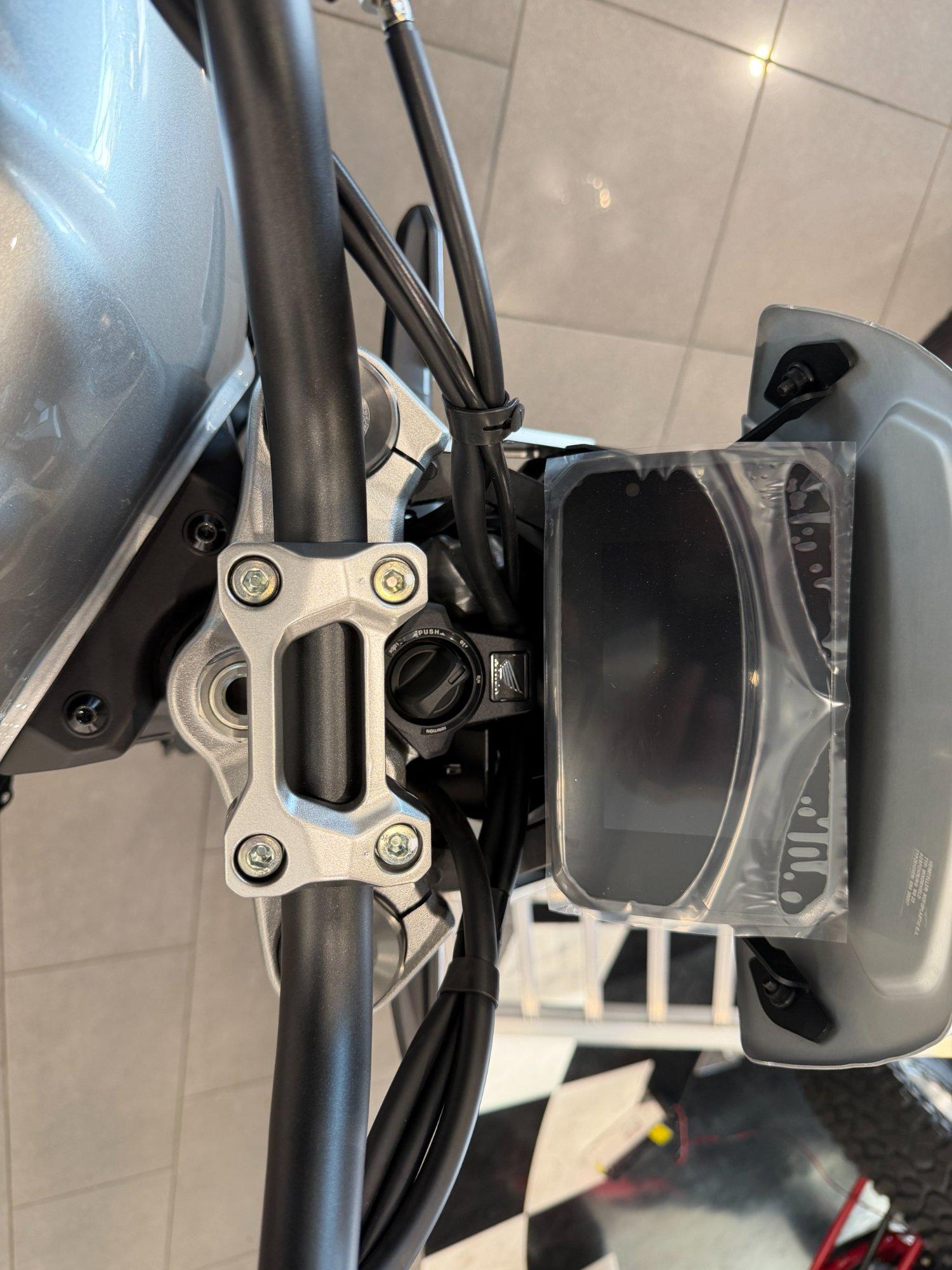 2026 Honda 2026 Honda CB1000F - thumbnail 8