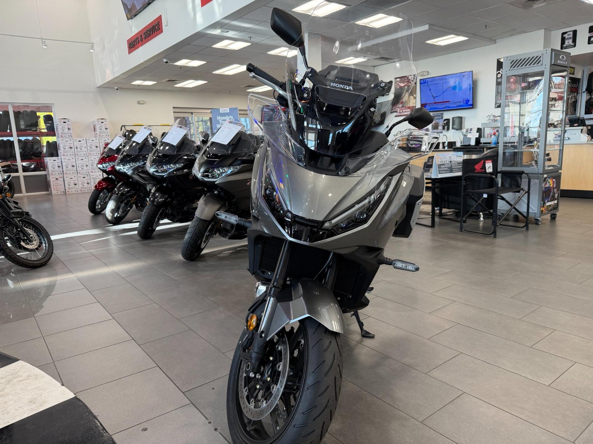 2026 Honda 2026 Honda NT1100 DCT - thumbnail 5