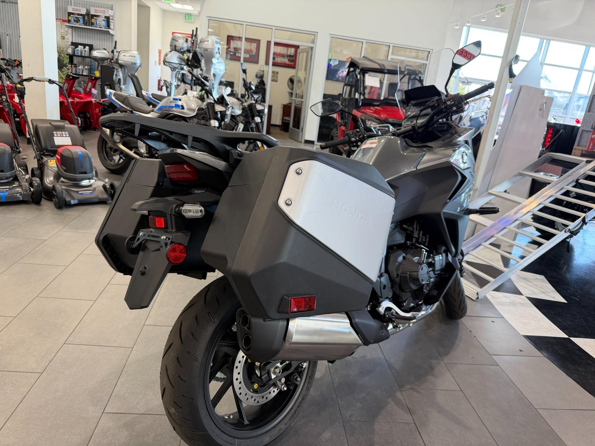 2026 Honda 2026 Honda NT1100 DCT - thumbnail 8