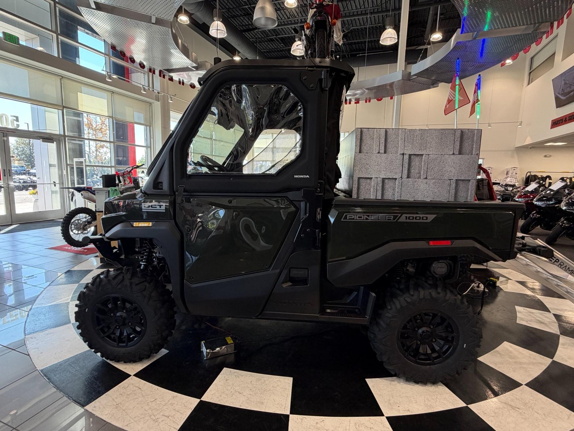 2026 Honda 2026 Honda Pioneer 1000 - thumbnail 4