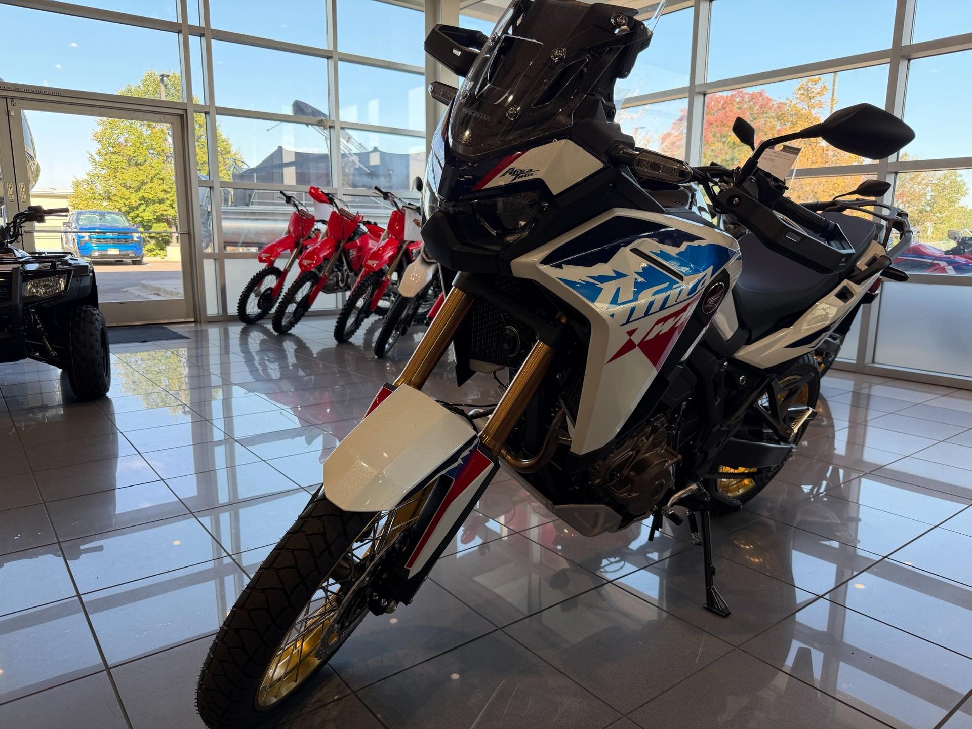 2026 Honda 2026 Honda Africa Twin - thumbnail 3