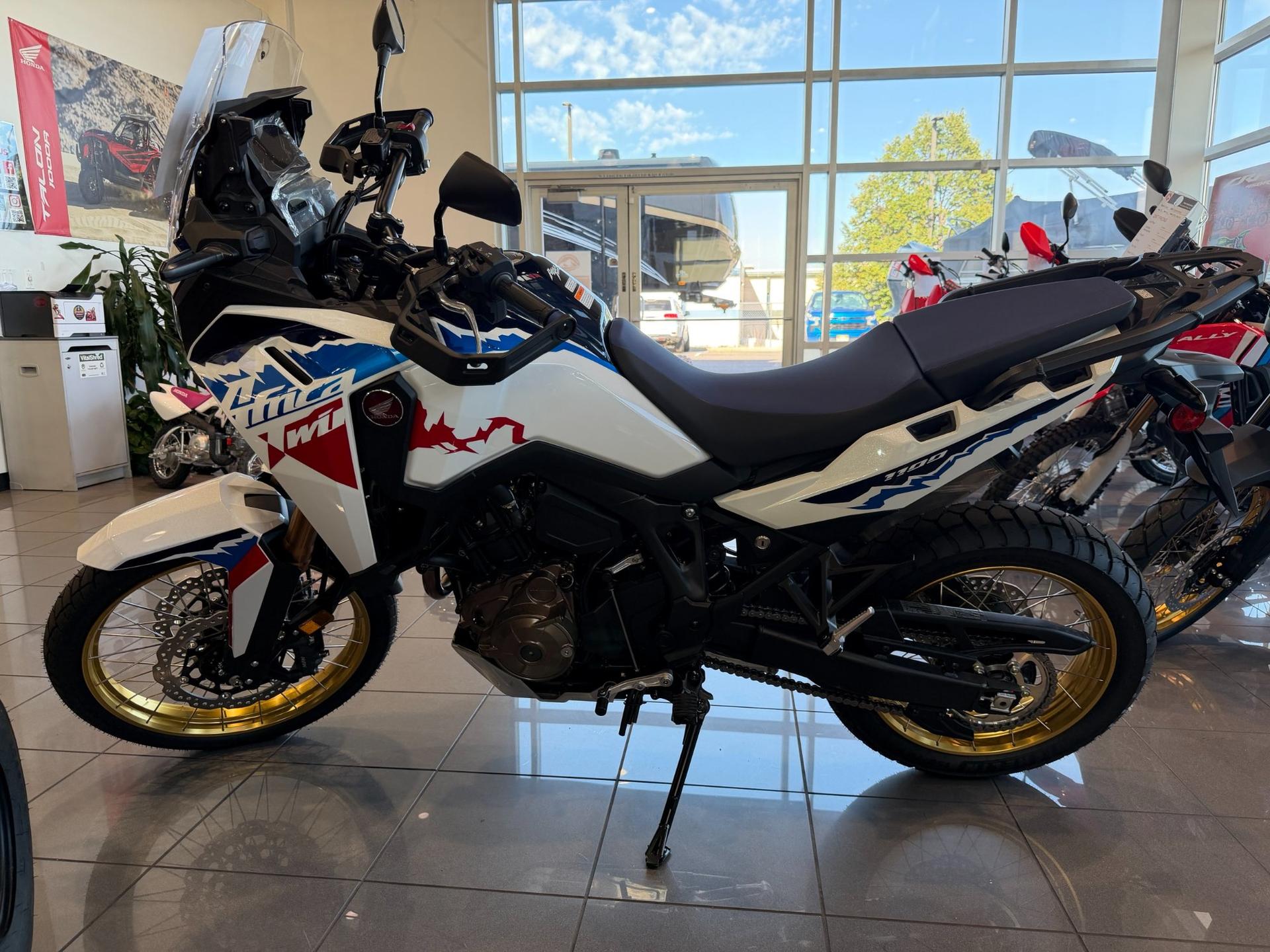 2026 Honda 2026 Honda Africa Twin - thumbnail 4