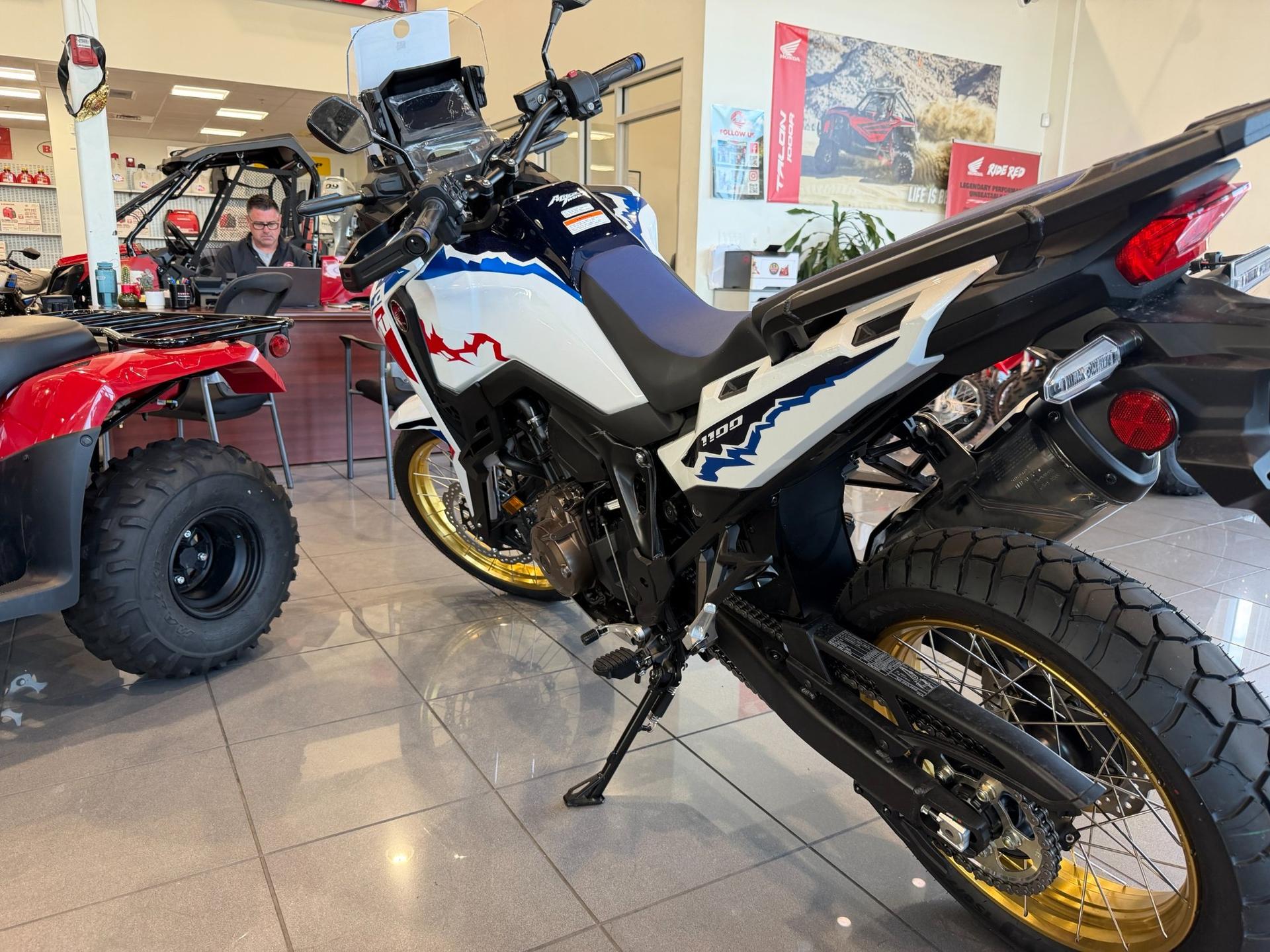 2026 Honda 2026 Honda Africa Twin - thumbnail 6