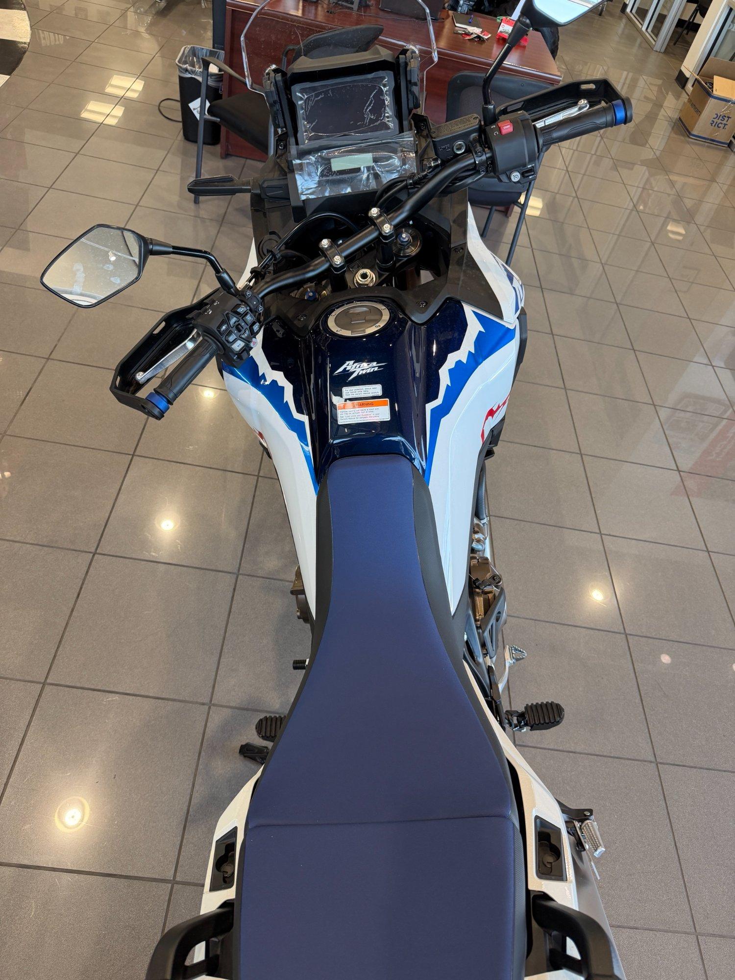 2026 Honda 2026 Honda Africa Twin - thumbnail 9