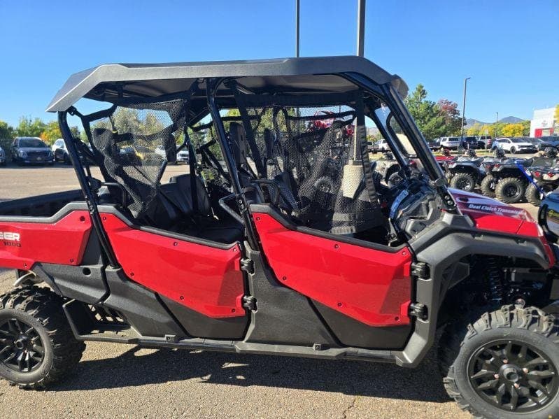2025 Honda Pioneer 1000-6 Deluxe Crew SXS10M6DS