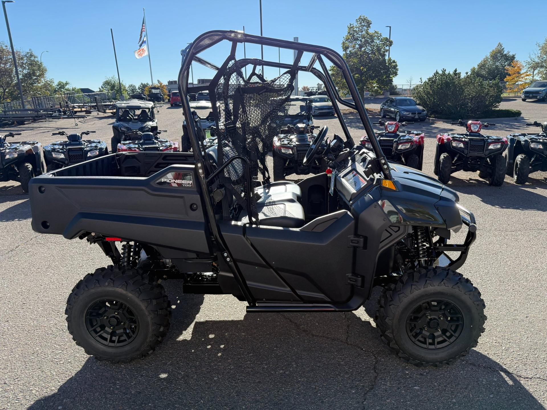 2027 Honda Pioneer 700 SXS700M2DV