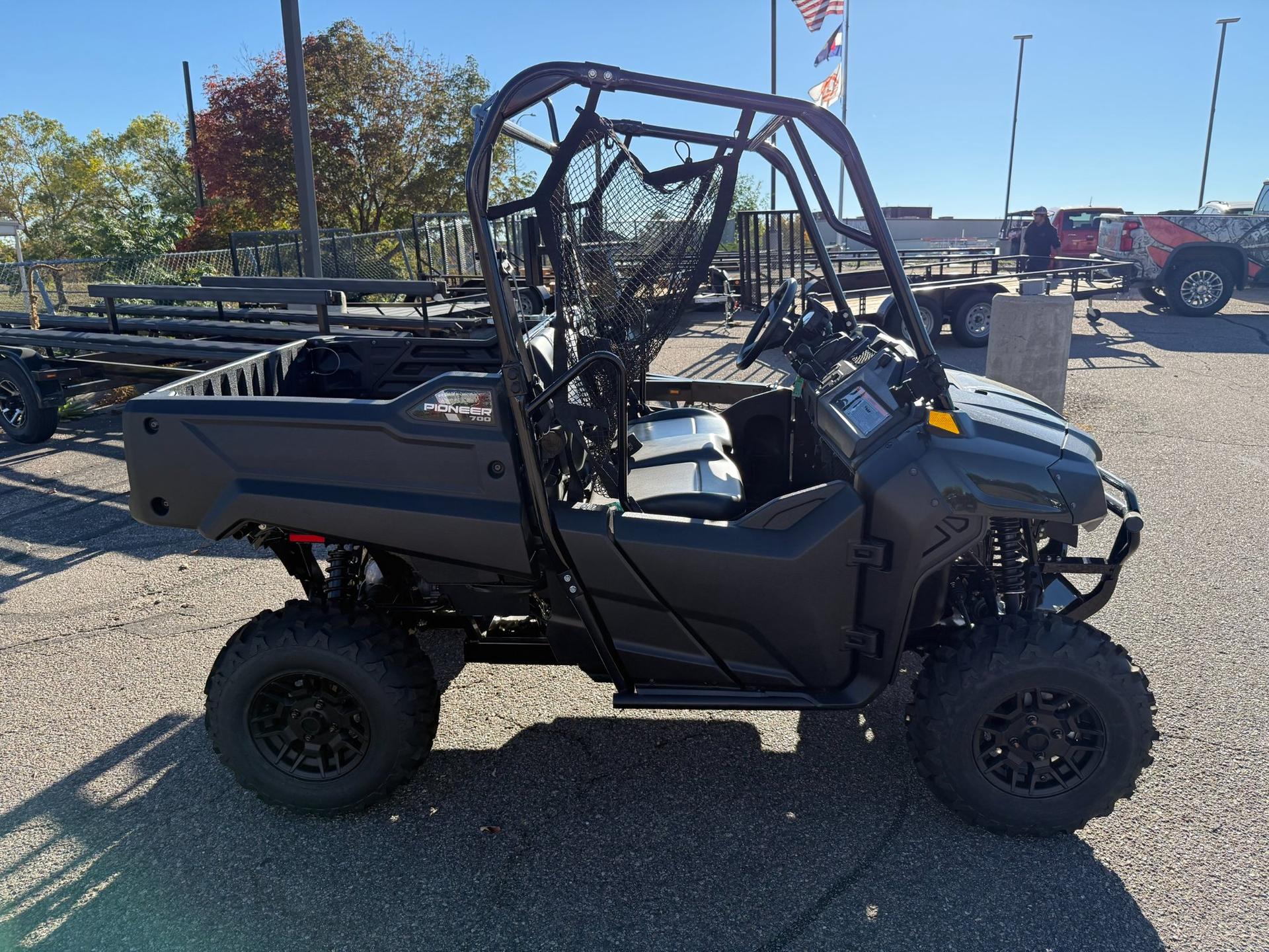 2026 Honda 2026 Honda Pioneer 700 Deluxe - thumbnail 10