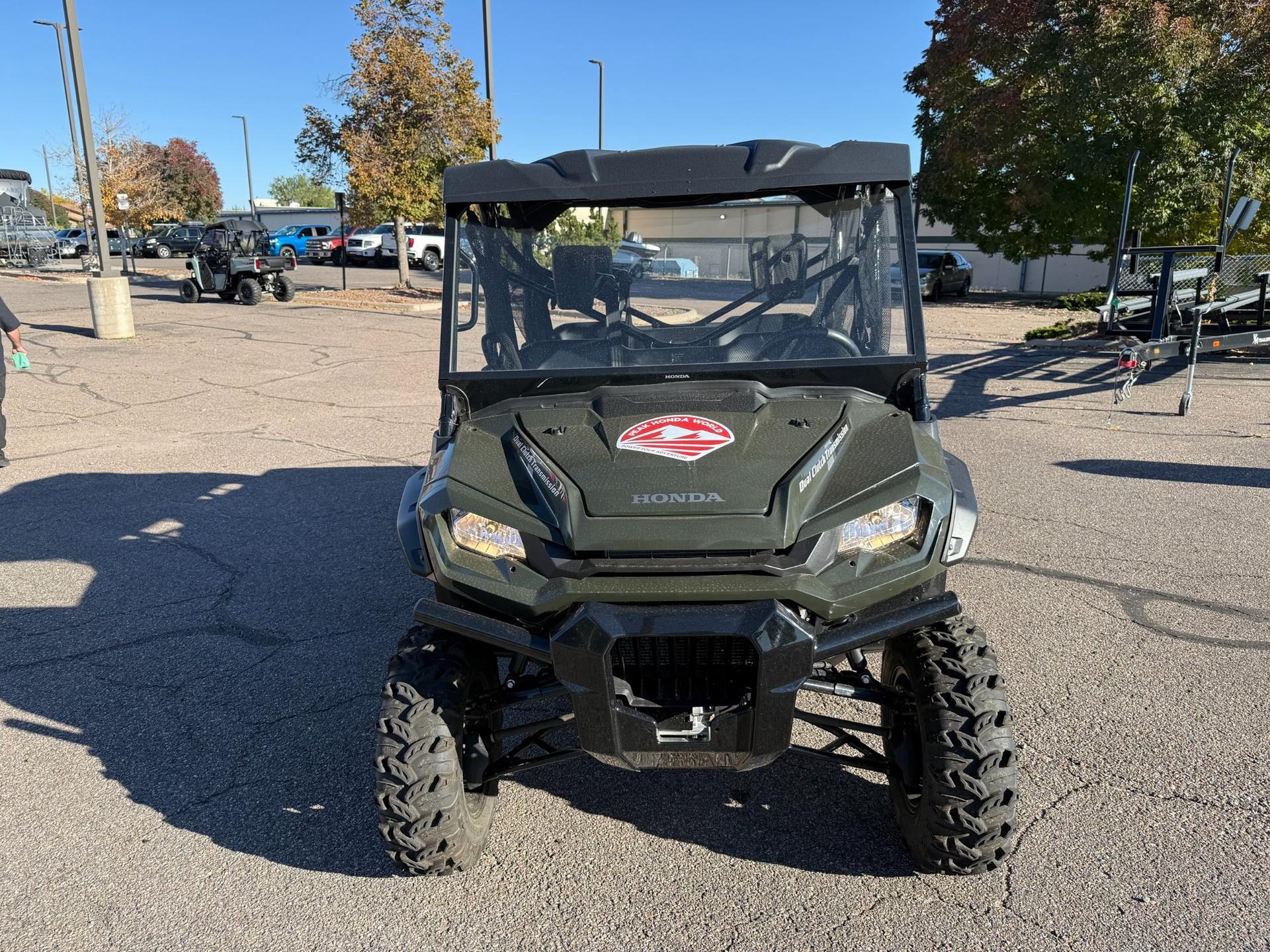 2025 Honda 2025 Honda Pioneer 1000-6 Deluxe Crew - thumbnail 5