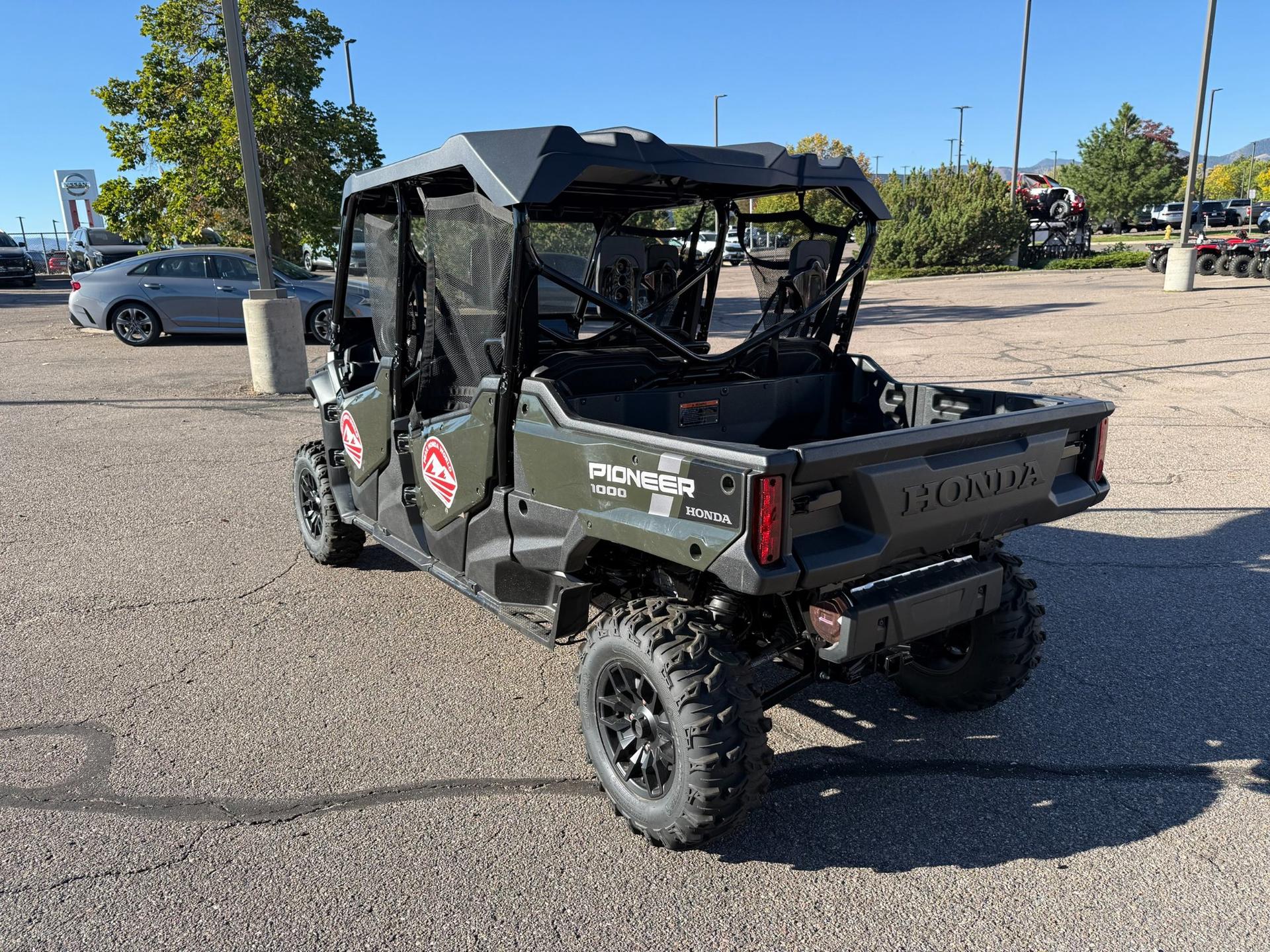 2025 Honda 2025 Honda Pioneer 1000-6 Deluxe Crew - thumbnail 6