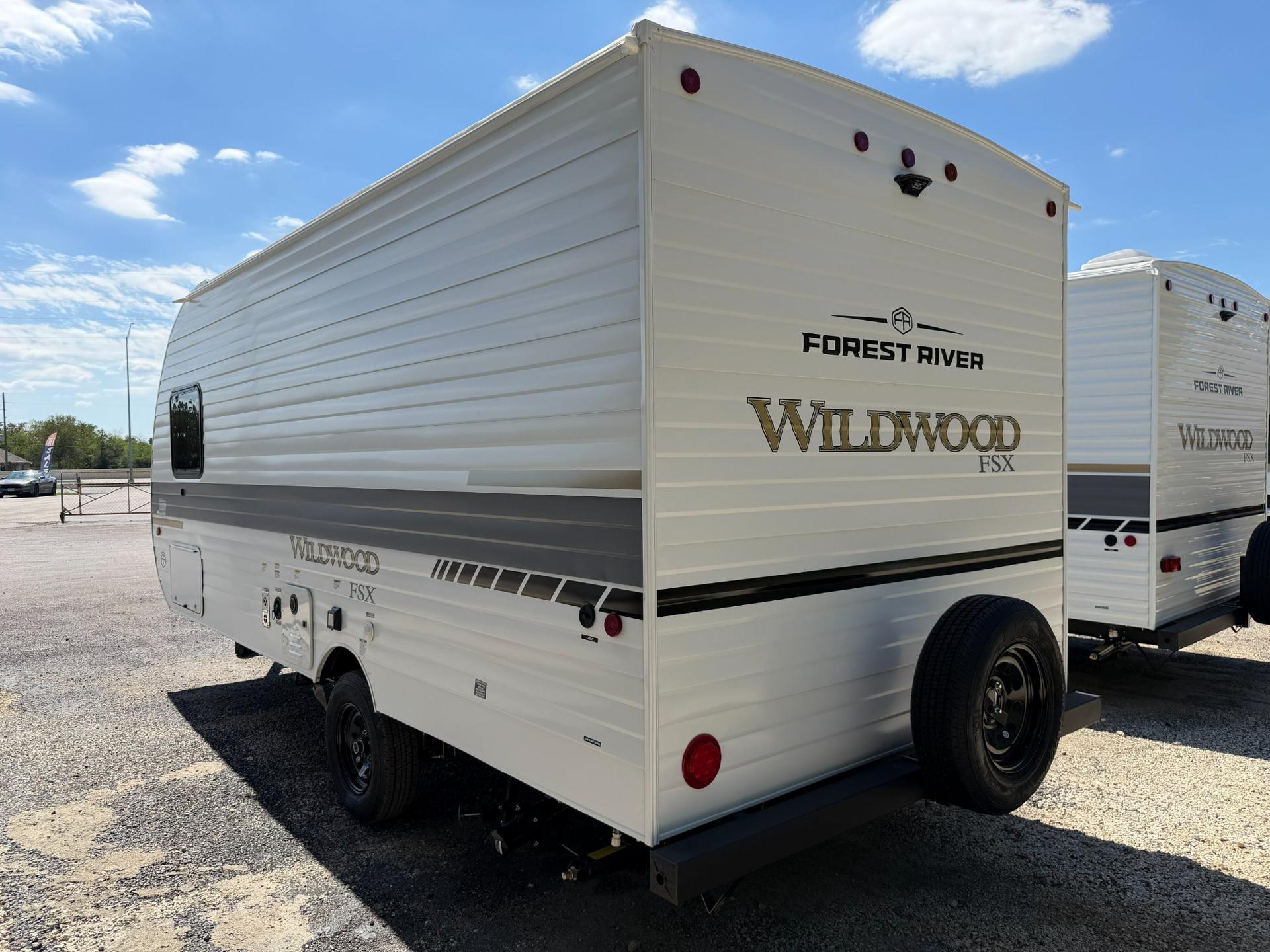 2027 Forest River 2027 Forest River WILDWOOD - thumbnail 4