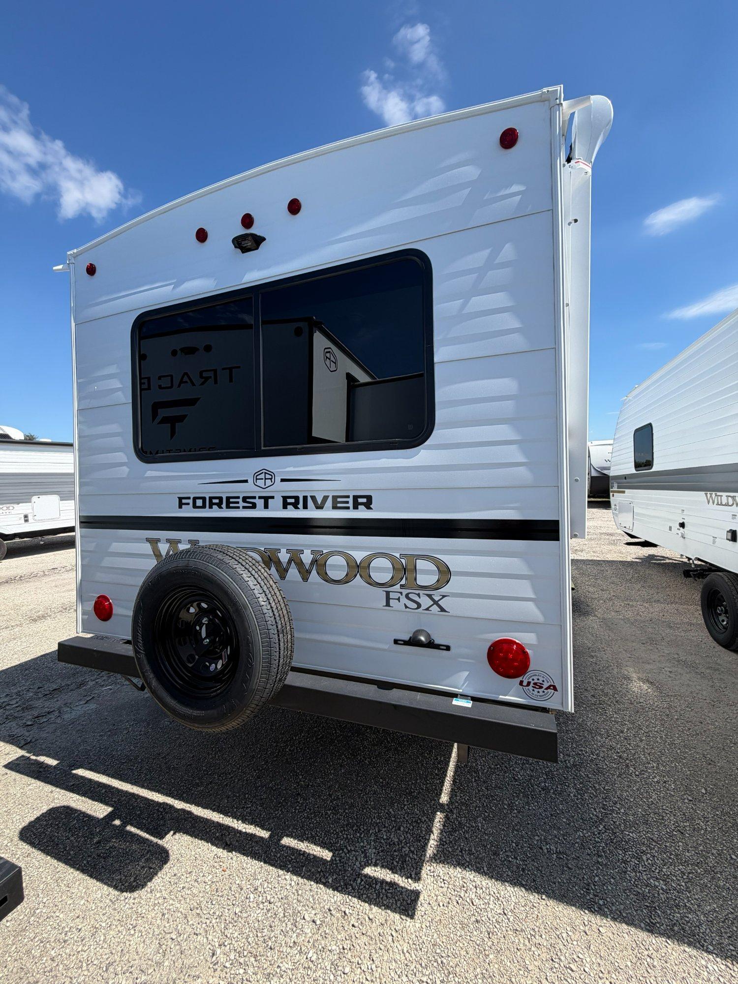 2027 Forest River 2027 Forest River WILDWOOD - thumbnail 4
