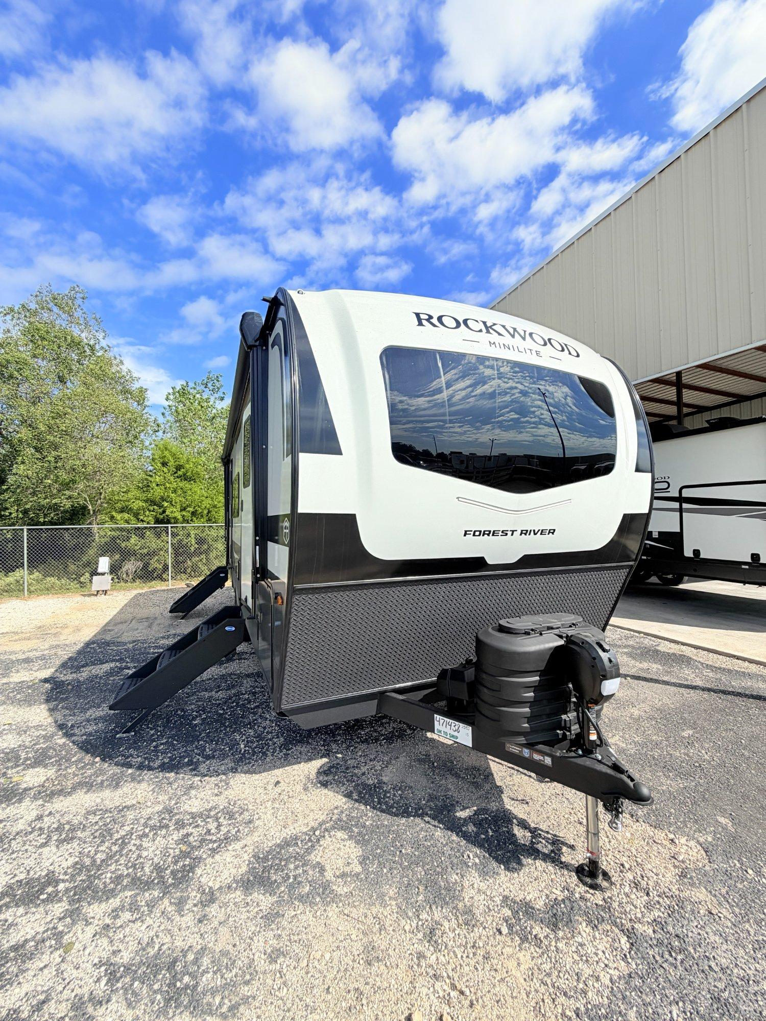 2027 Forest River Rockwood Mini Lite 2515S